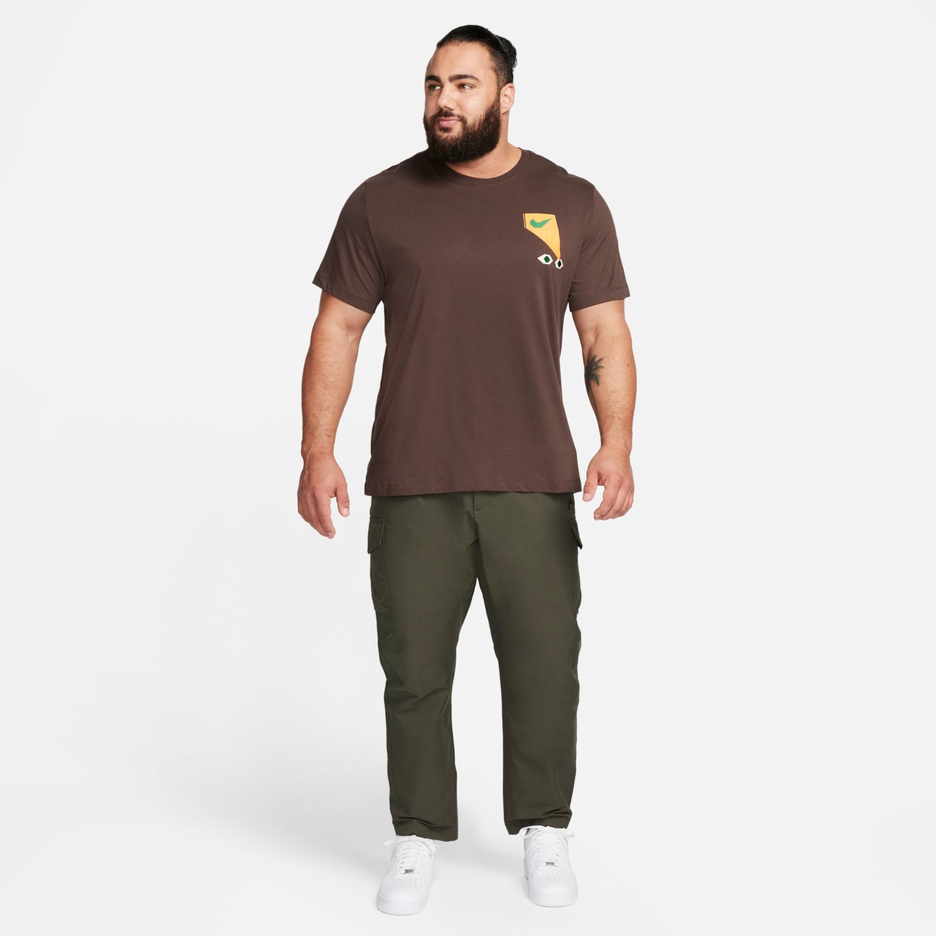 Camiseta Nike Sportswear Masculina - Foto 12