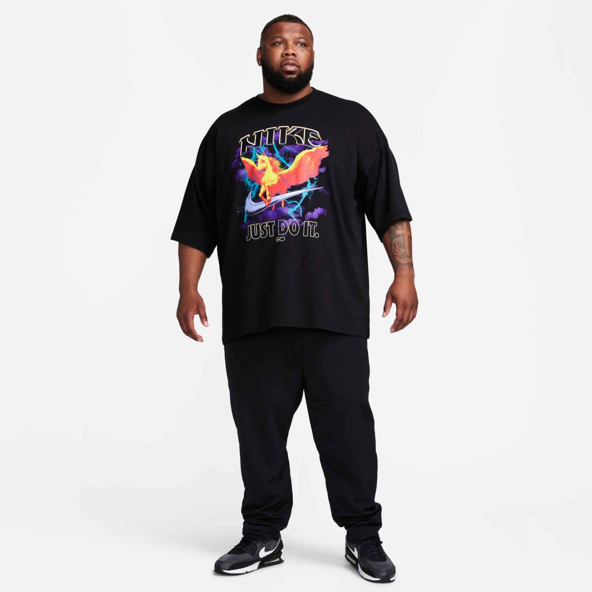 Camiseta Nike Sportswear Masculina - Foto 10