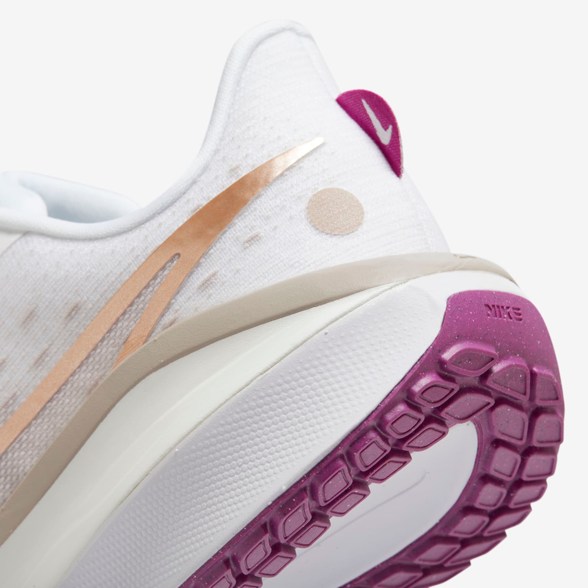 Tênis Nike Vomero 17 Feminino - Foto 8