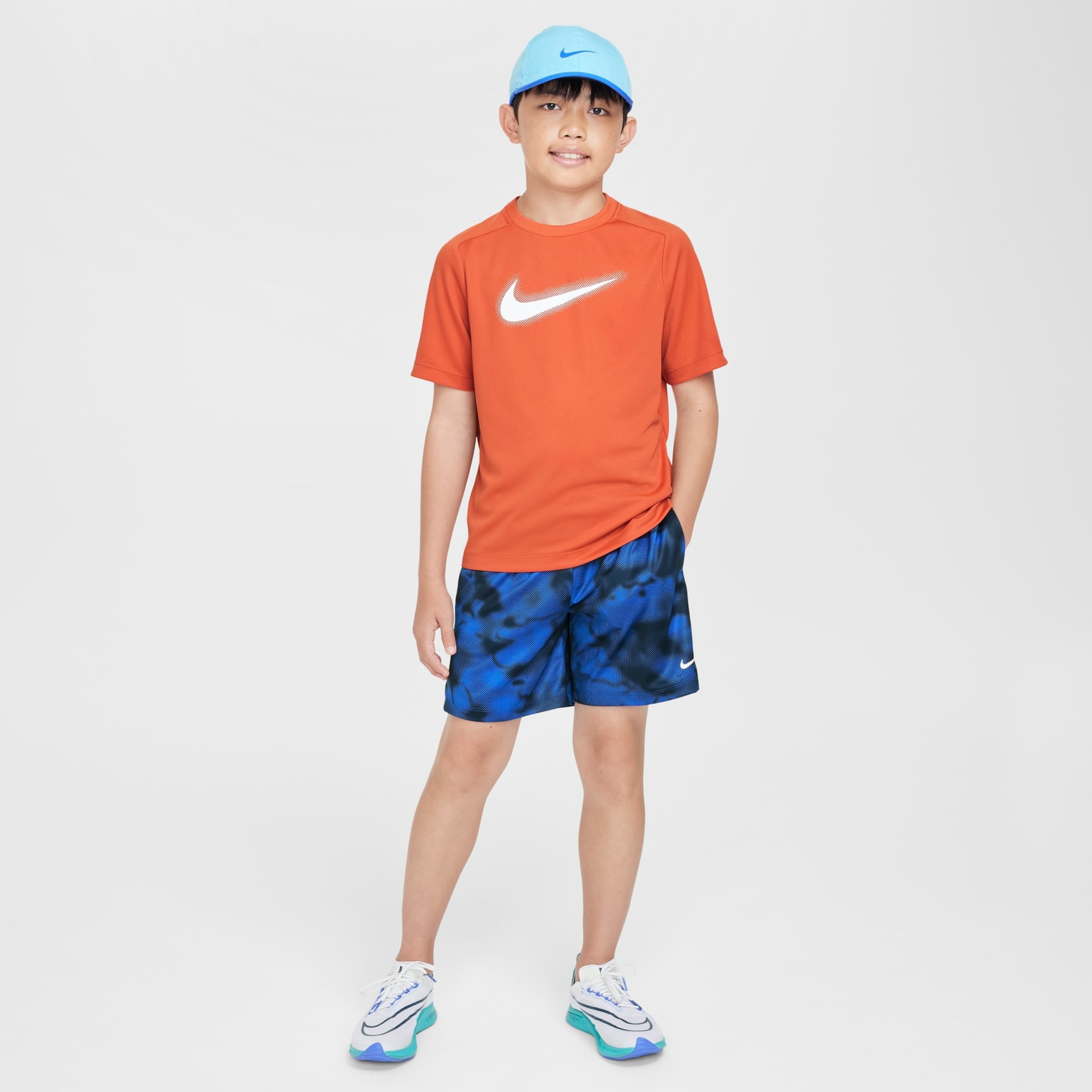 Camiseta Nike Dri-FIT Multi+ Graphic Infantil - Foto 4