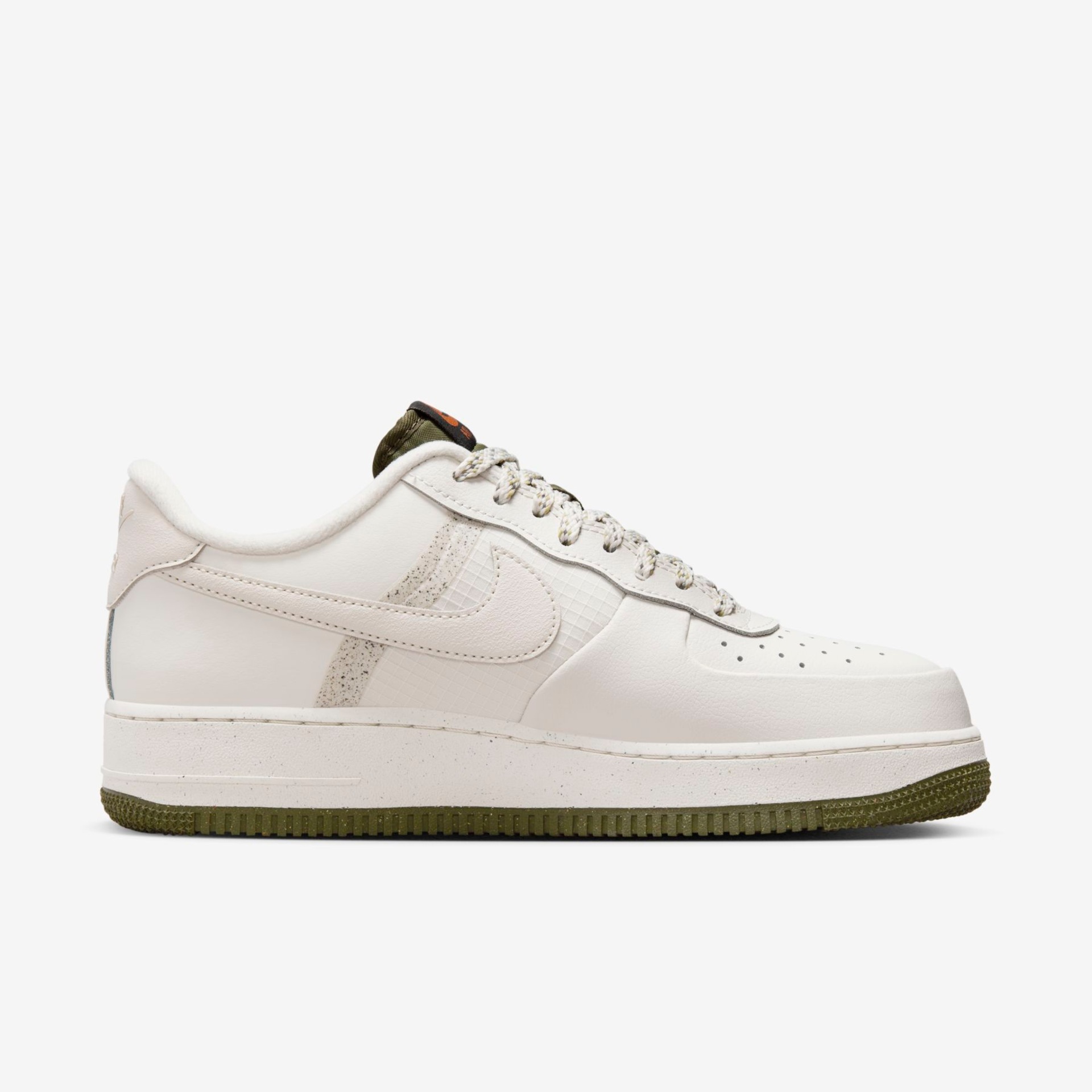 Tênis Nike Air Force 1 '07 LV8 Masculino - Foto 3
