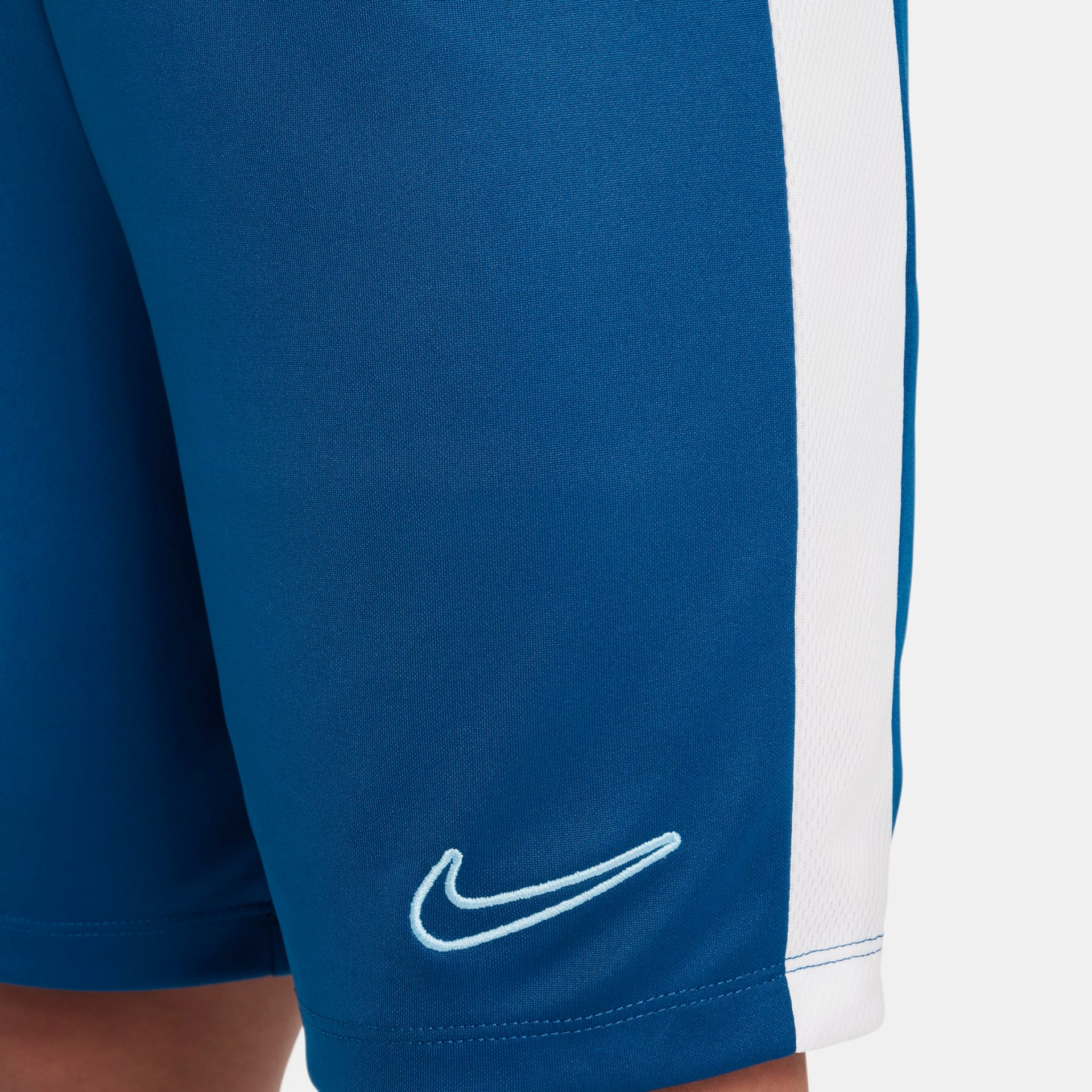 Shorts Nike Dri-FIT Academy 23 Infantil - Foto 5