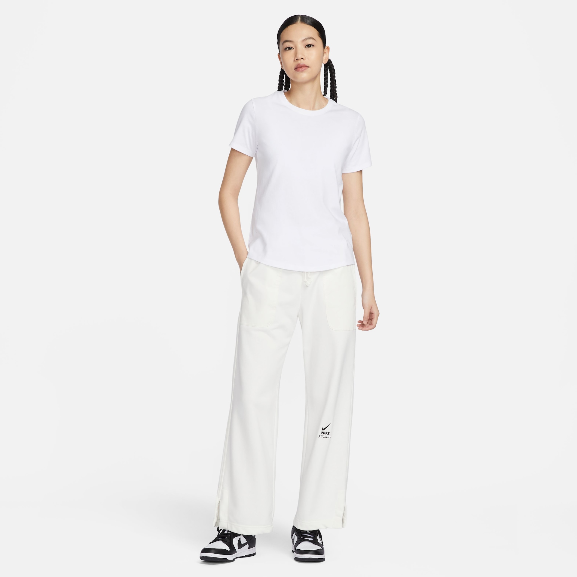 Camiseta Nike Sportswear Feminina - Foto 3