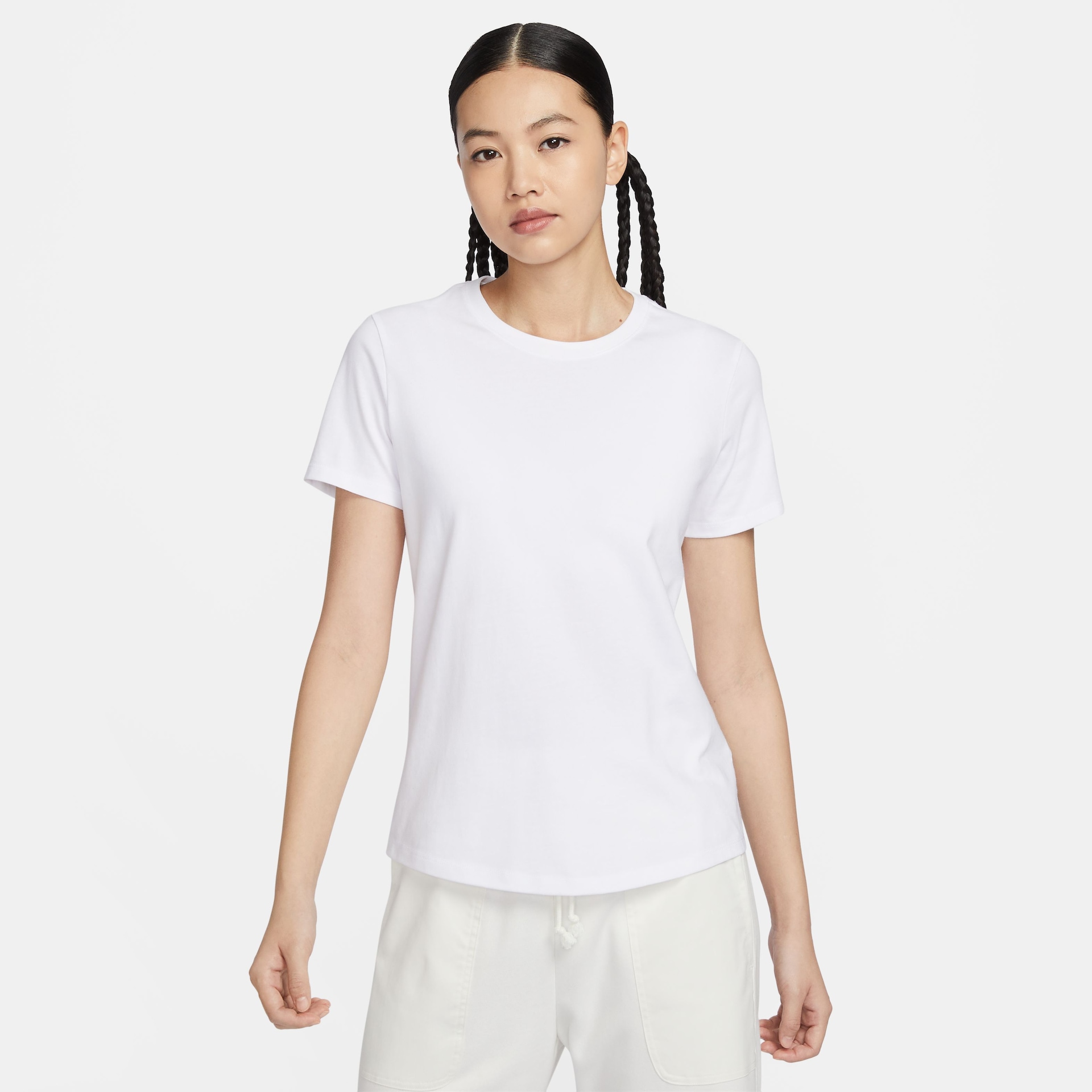 Camiseta Nike Sportswear Feminina - Foto 1