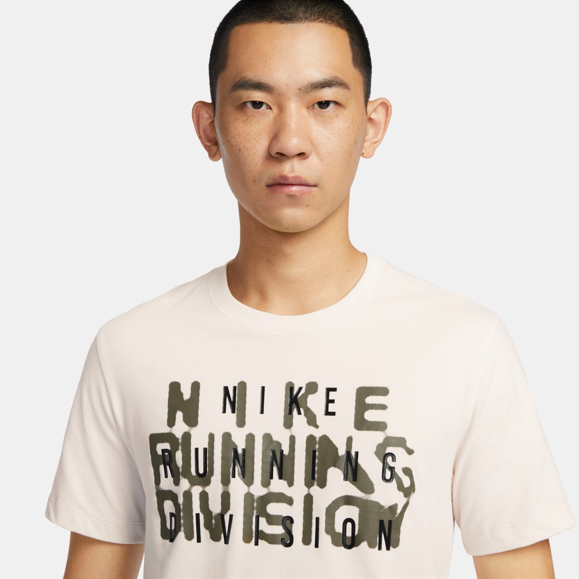 Camiseta Nike Running Division Masculina - Foto 3