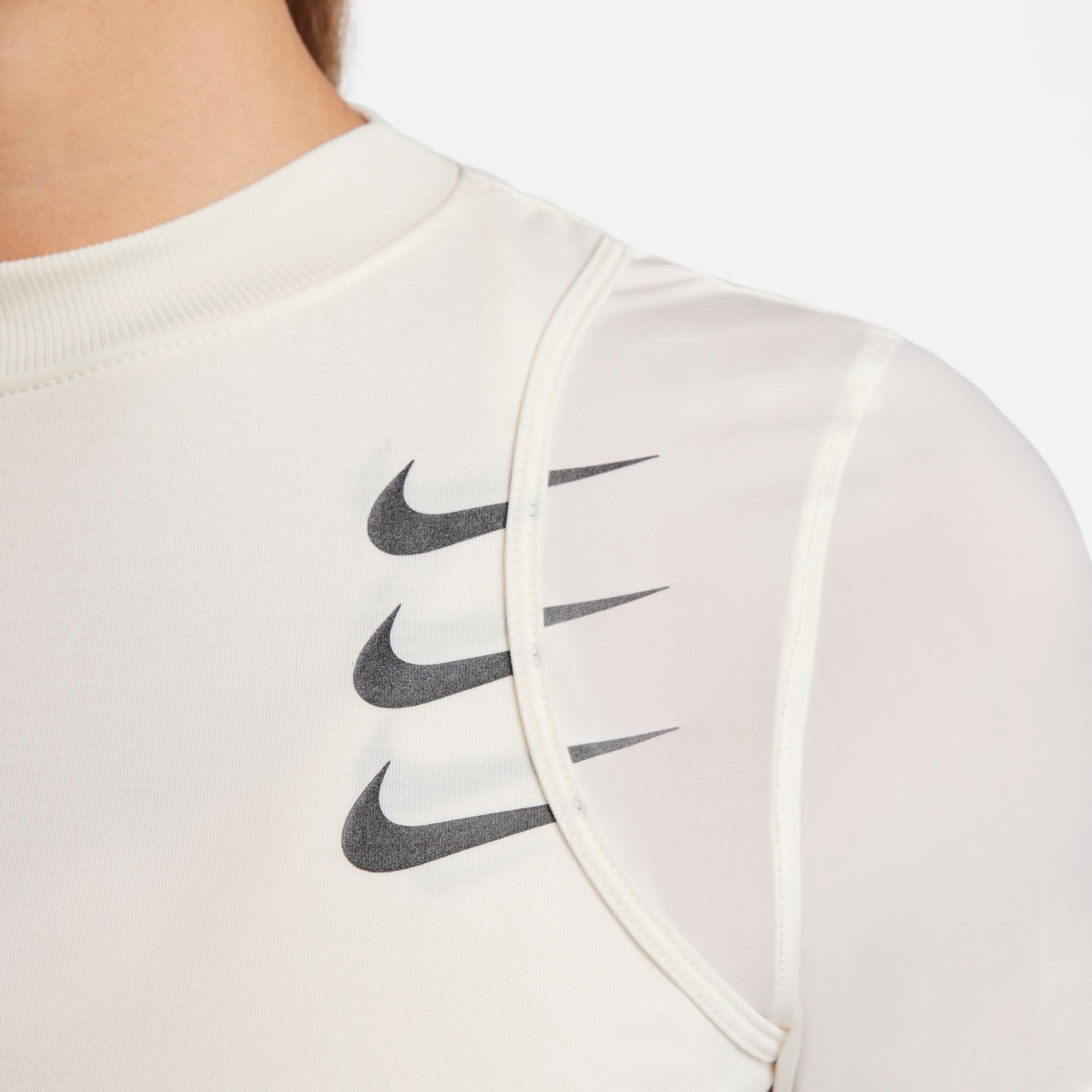 Camiseta Nike Dri-FIT Run Division Feminina - Foto 4