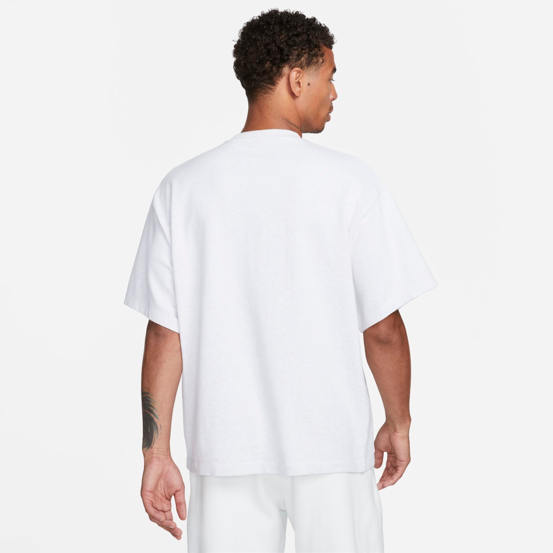 Camiseta Nike Solo Swoosh Masculina - Foto 2