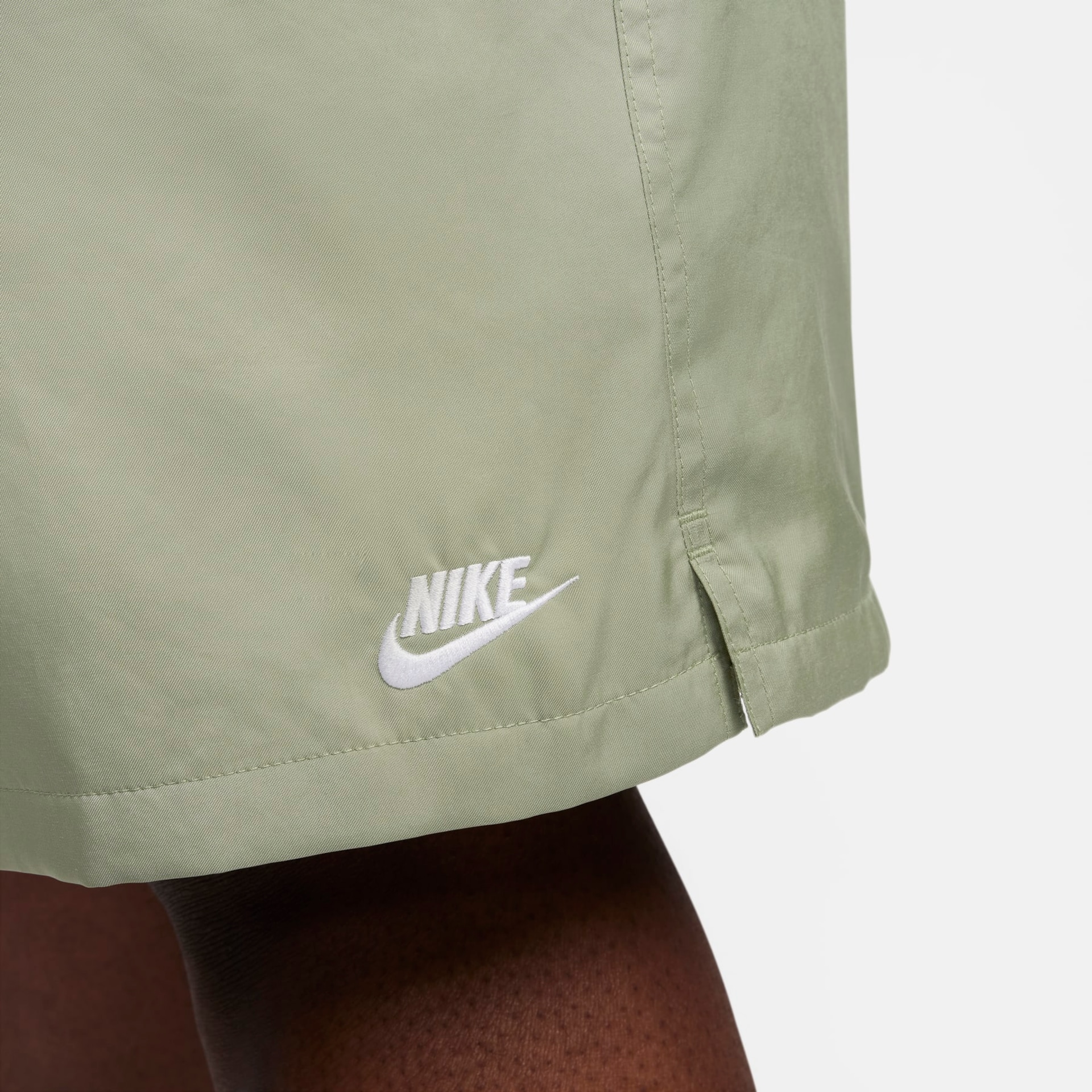Shorts Nike Club Flow Masculino - Foto 12