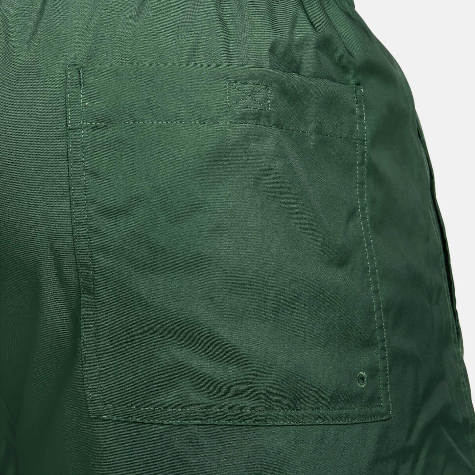 Shorts Nike Club Flow Masculino - Foto 13
