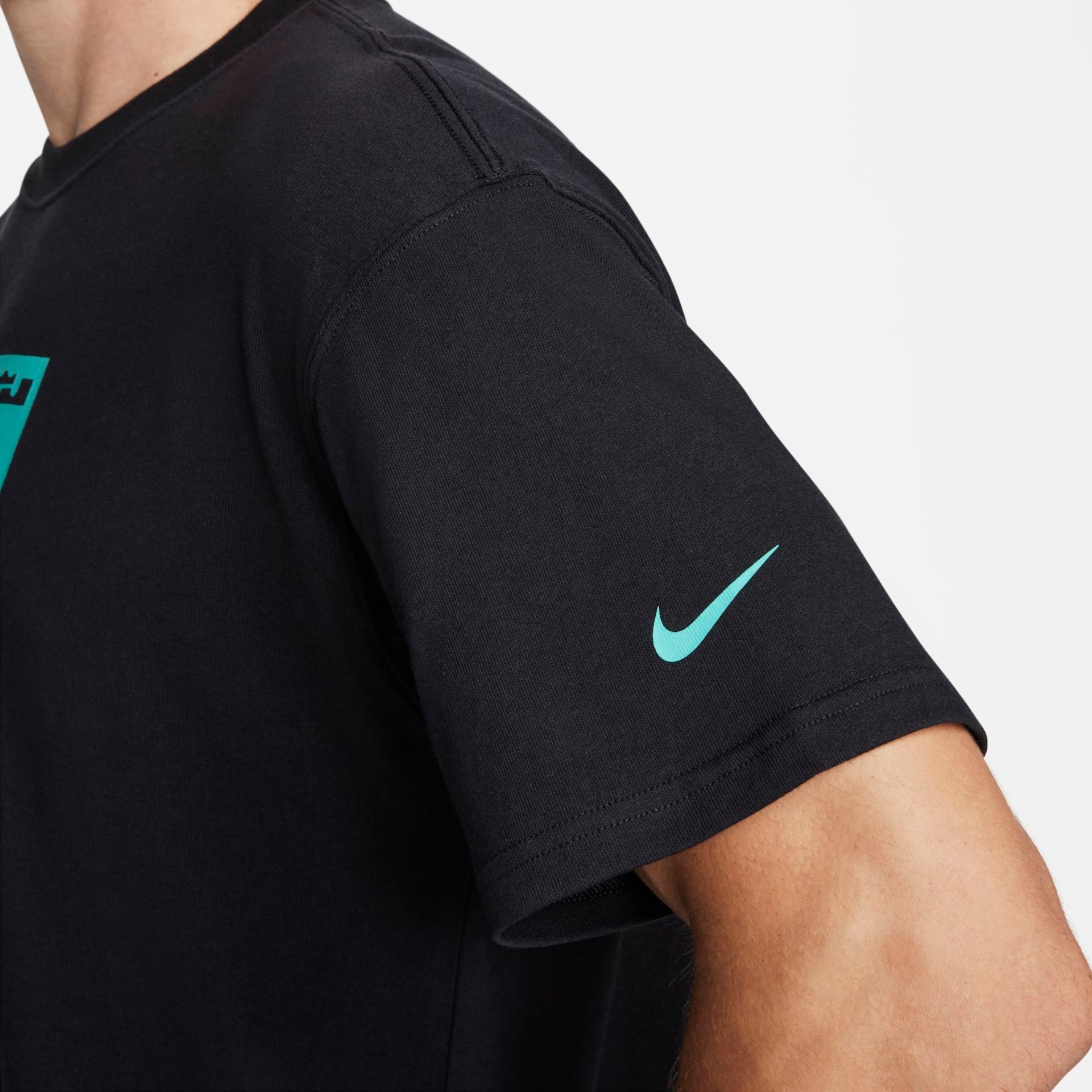 Camiseta Nike Liverpool x LeBron James MX90 Masculina - Foto 4