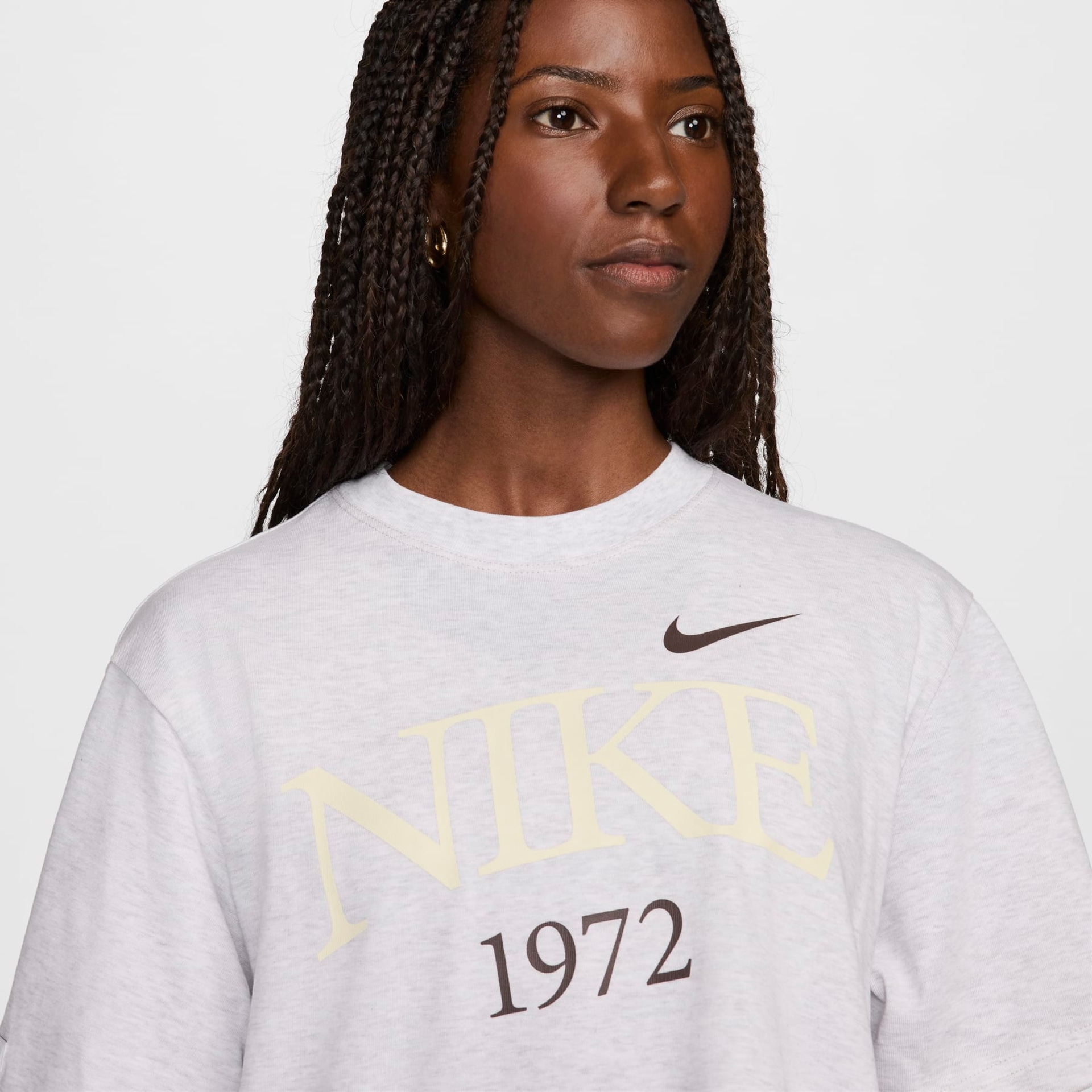 Camiseta Nike Sportswear Classic Feminina - Foto 2