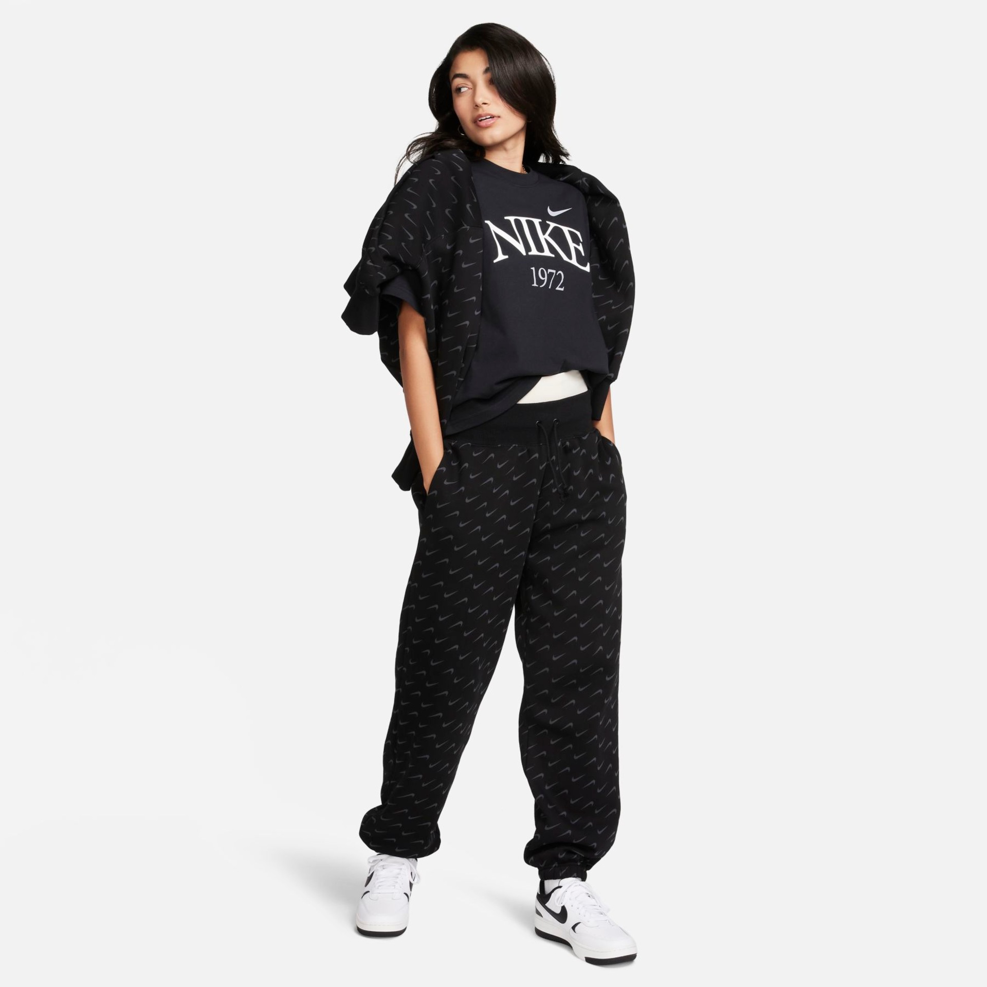 Camiseta Nike Sportswear Classic Feminina - Foto 5