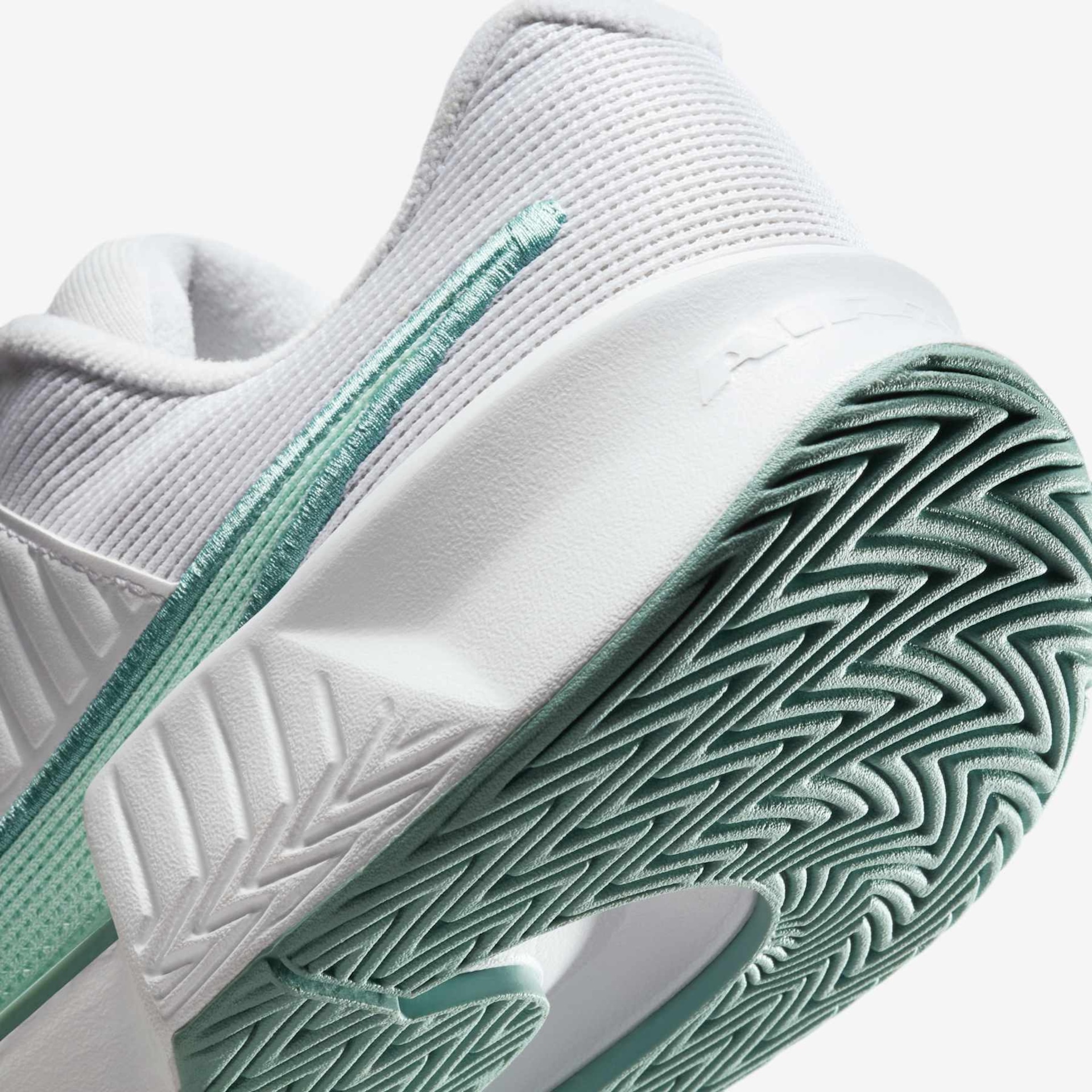 Tênis Nike Zoom GP Challenge Pro Feminino - Foto 8