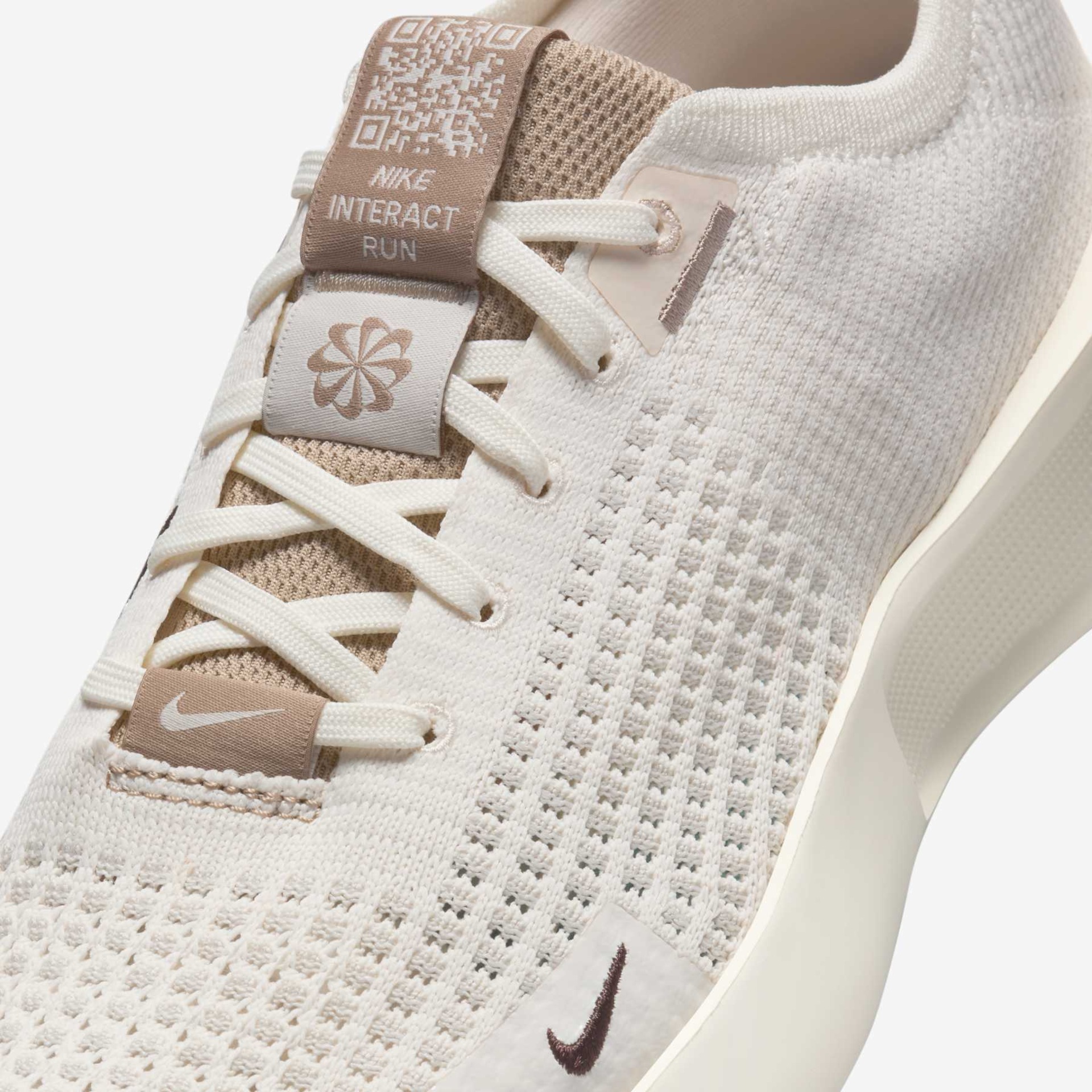 Tênis Nike Interact Run Feminino - Foto 7