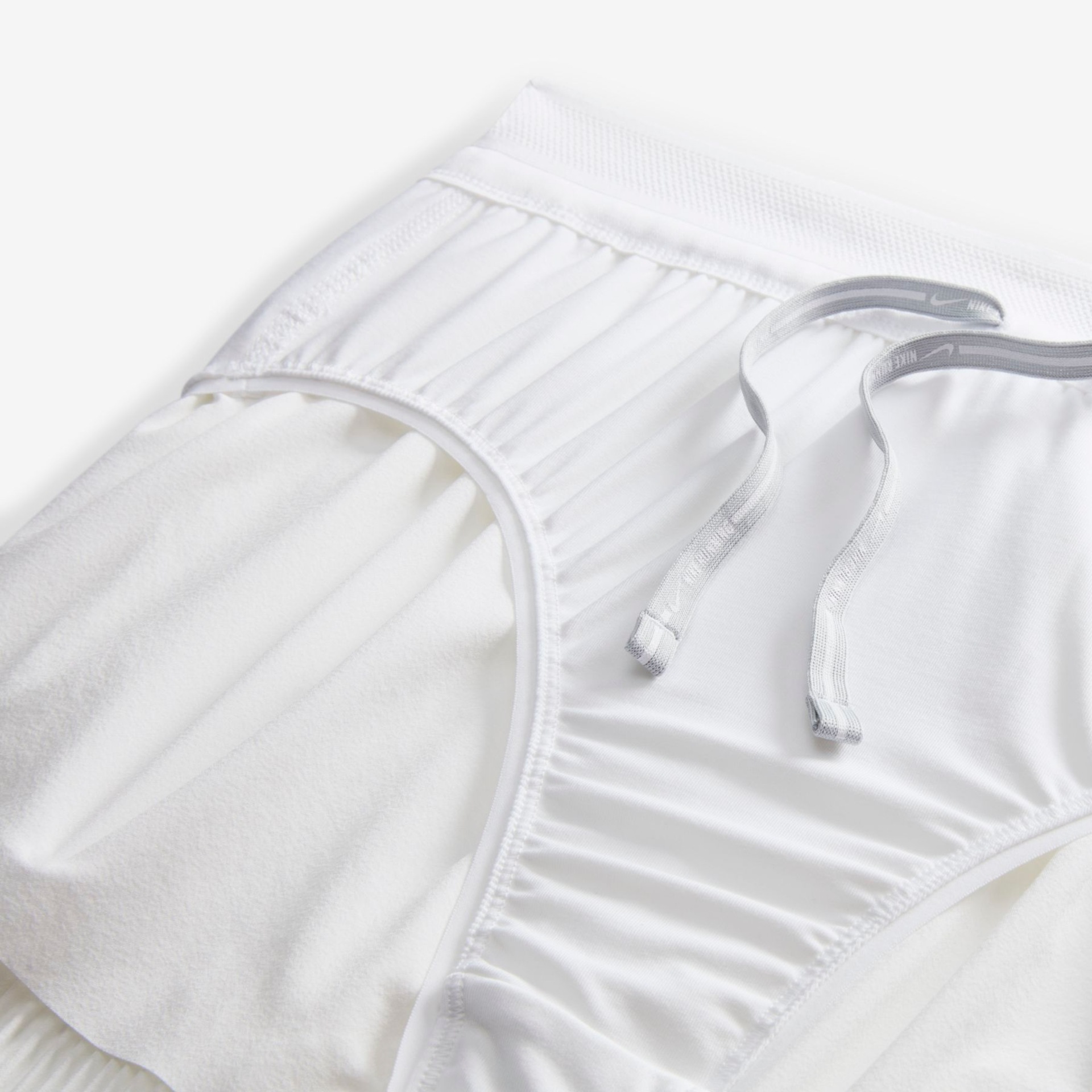 Shorts Nike Dri-Fit ADV Aeroswift Feminino - Foto 4