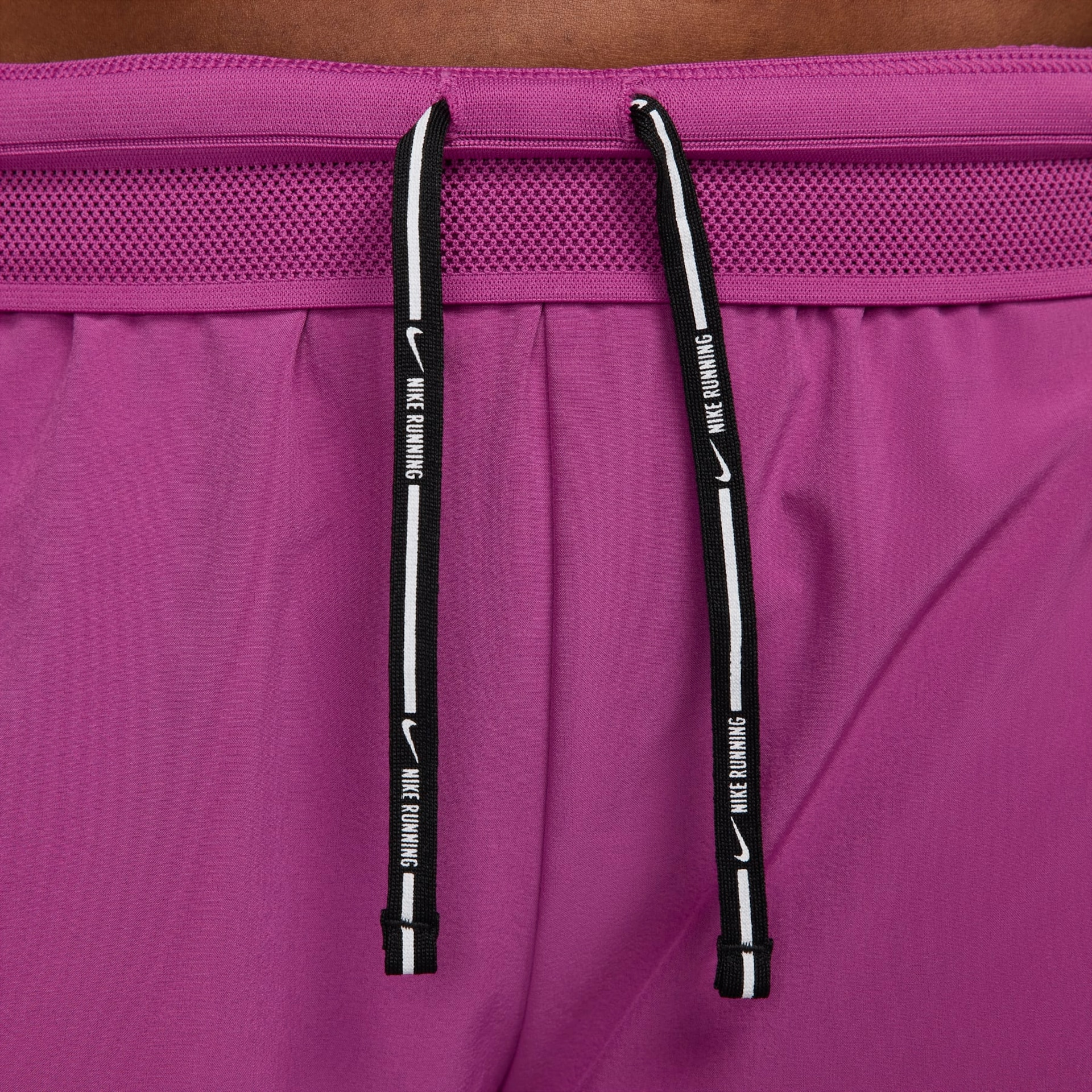 Shorts Nike Dri-Fit ADV Aeroswift Feminino - Foto 5