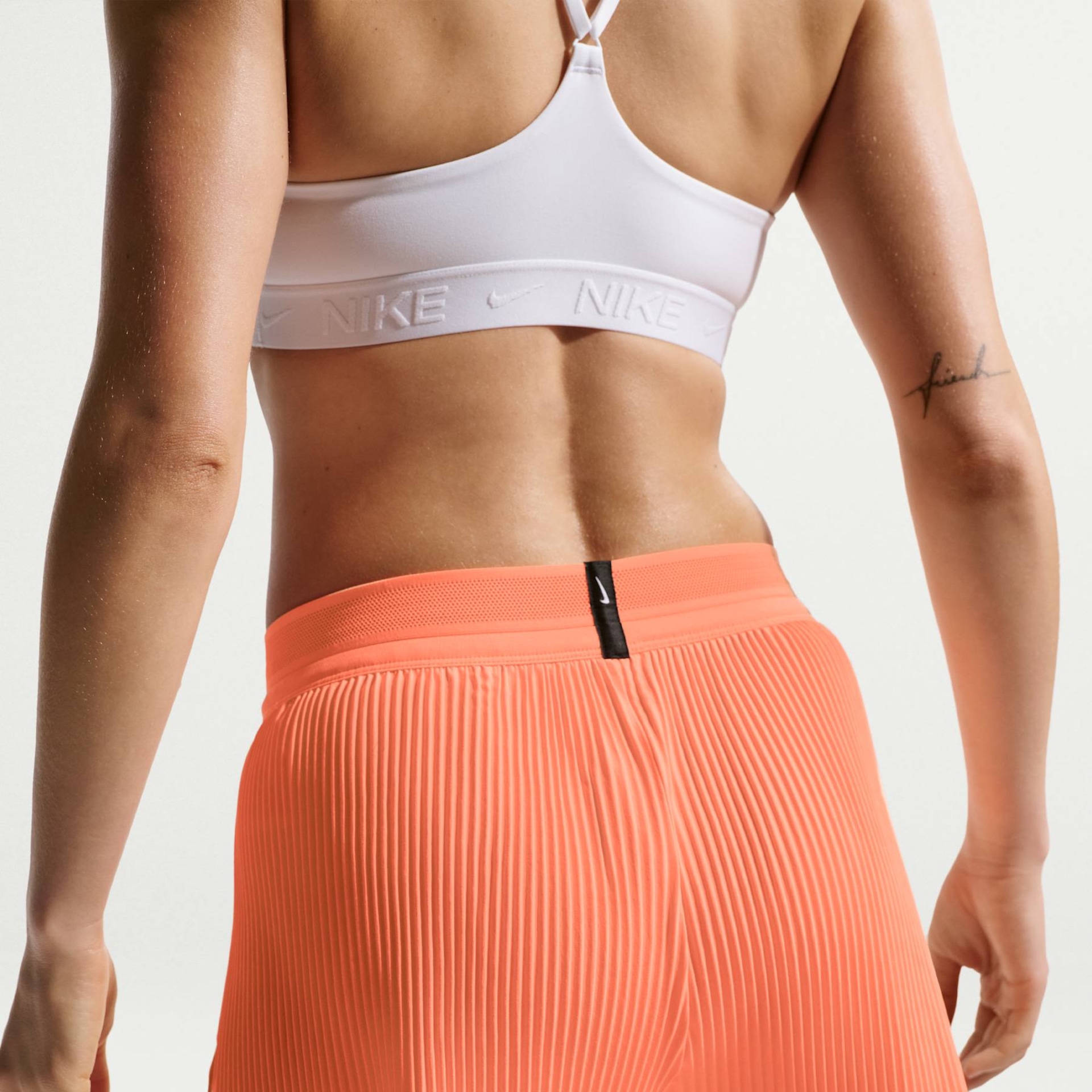 Shorts Nike Dri-Fit ADV Aeroswift Feminino - Foto 3