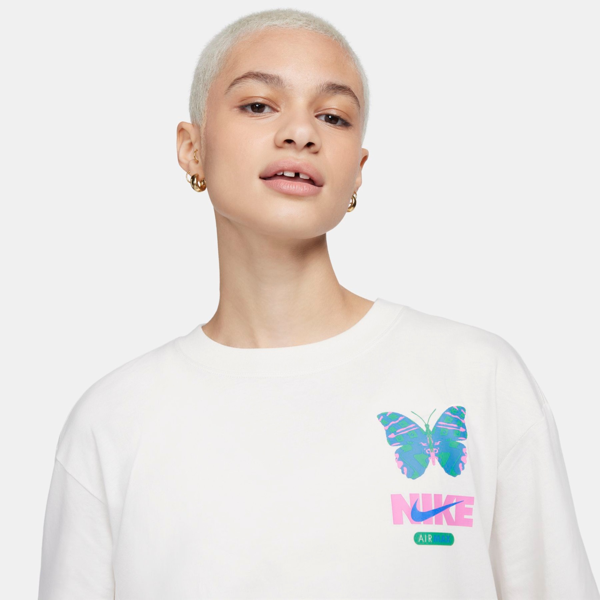 Camiseta Nike Sportswear Feminina - Foto 3