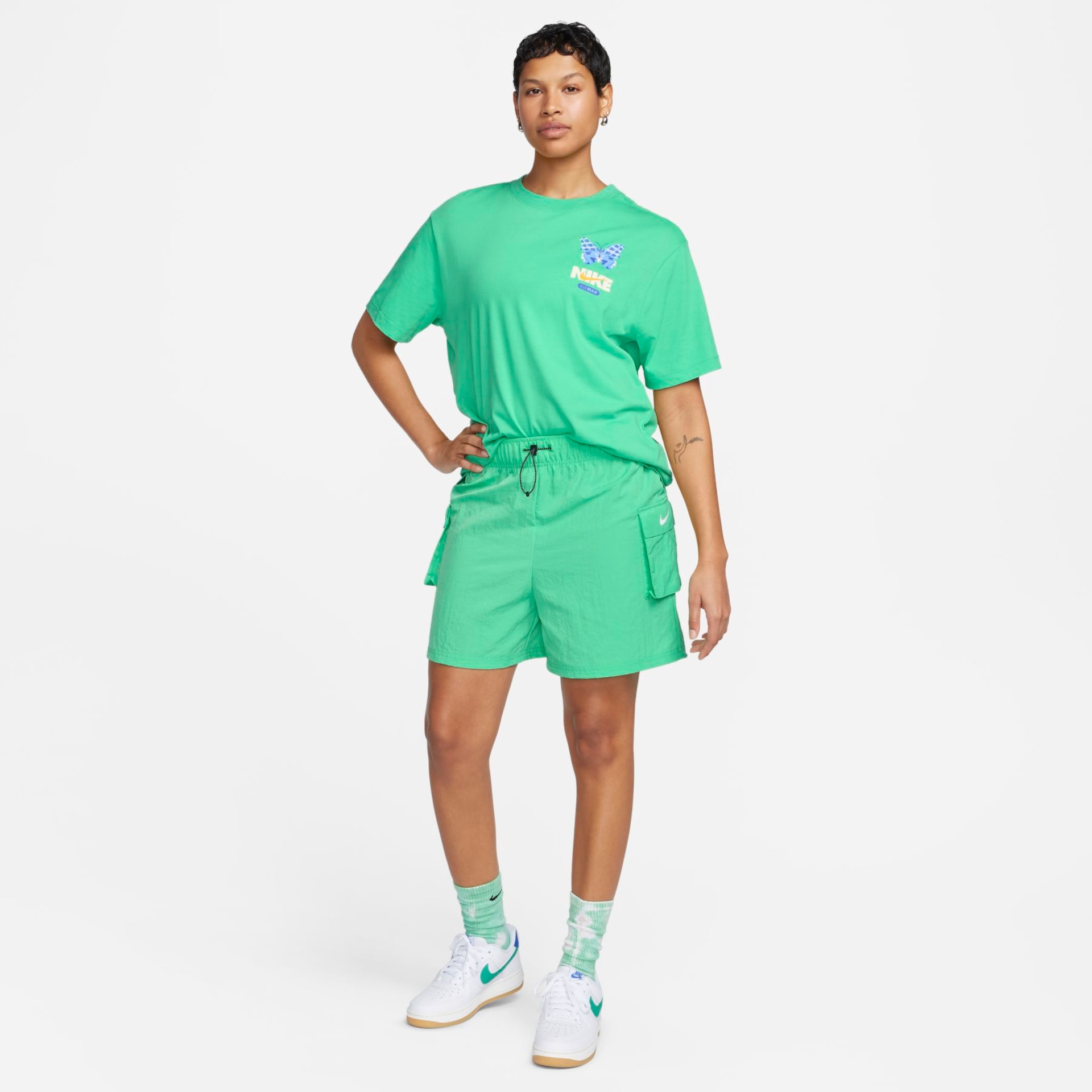 Camiseta Nike Sportswear Feminina - Foto 5