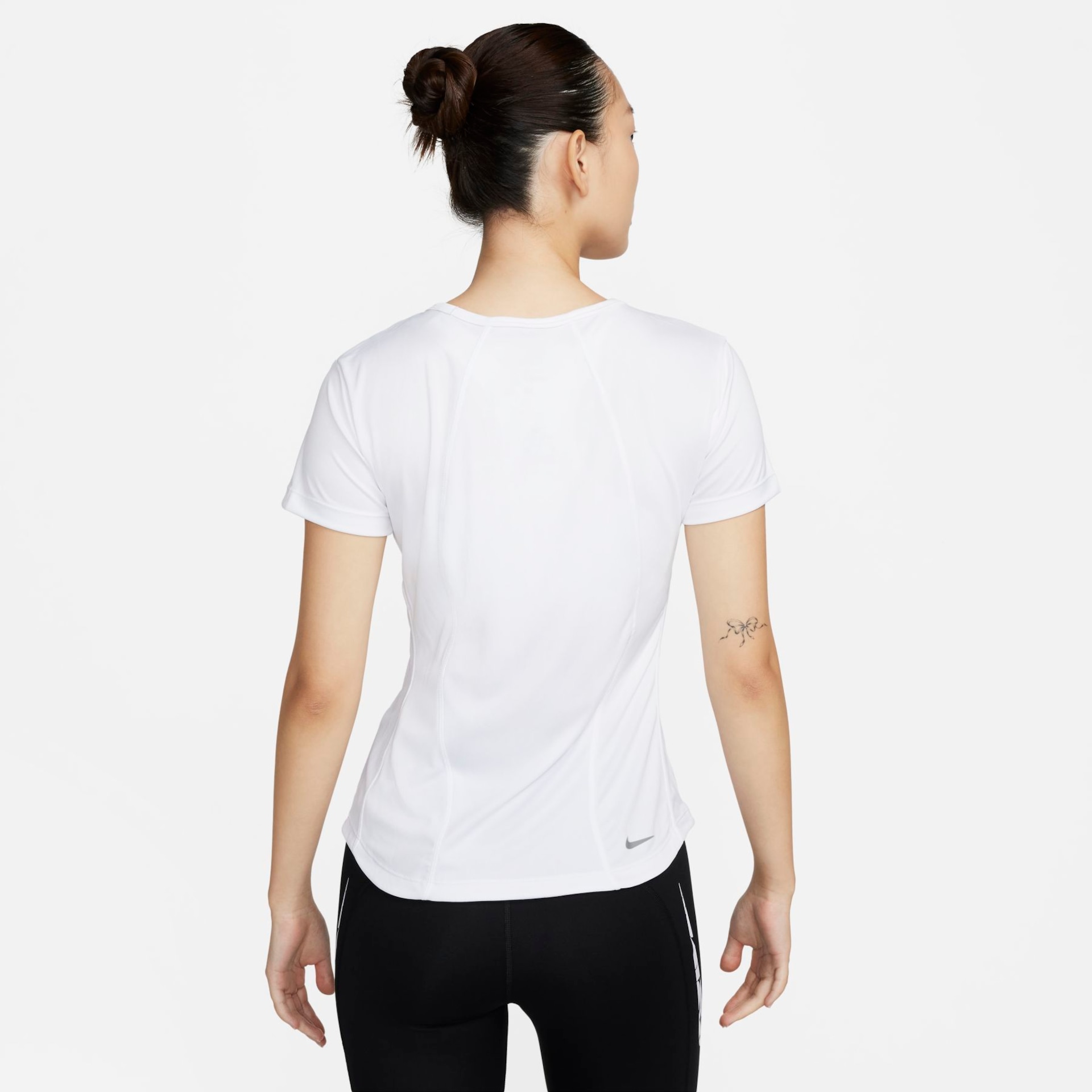 Camiseta Nike Dri-FIT Fast Feminina - Foto 2