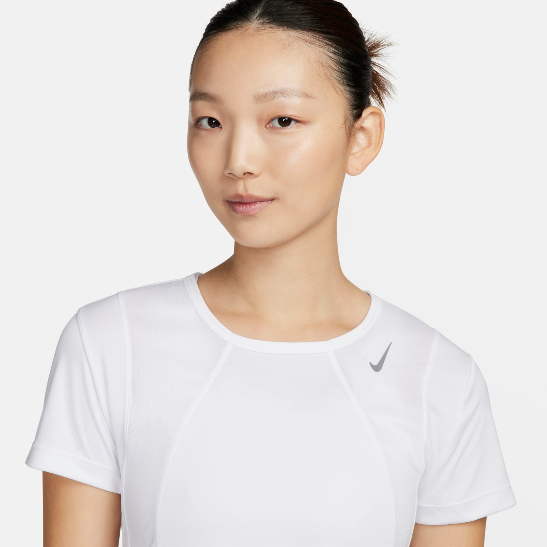 Camiseta Nike Dri-FIT Fast Feminina - Foto 3