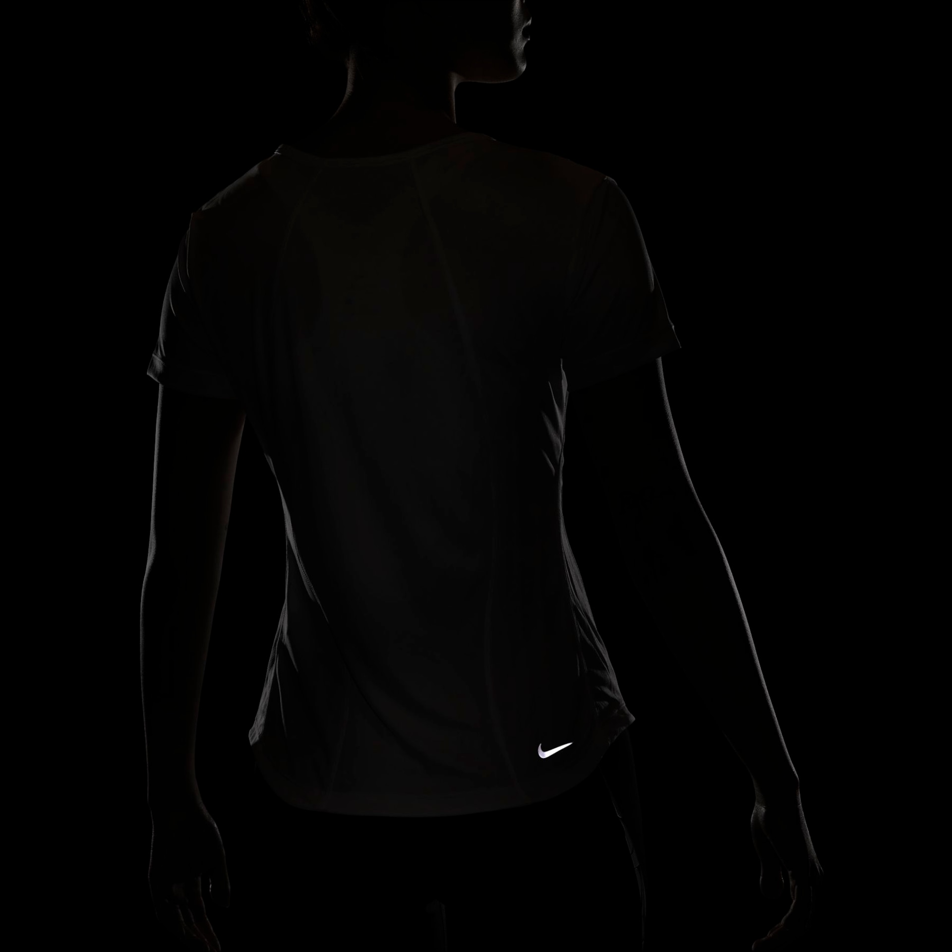 Camiseta Nike Dri-FIT Fast Feminina - Foto 7