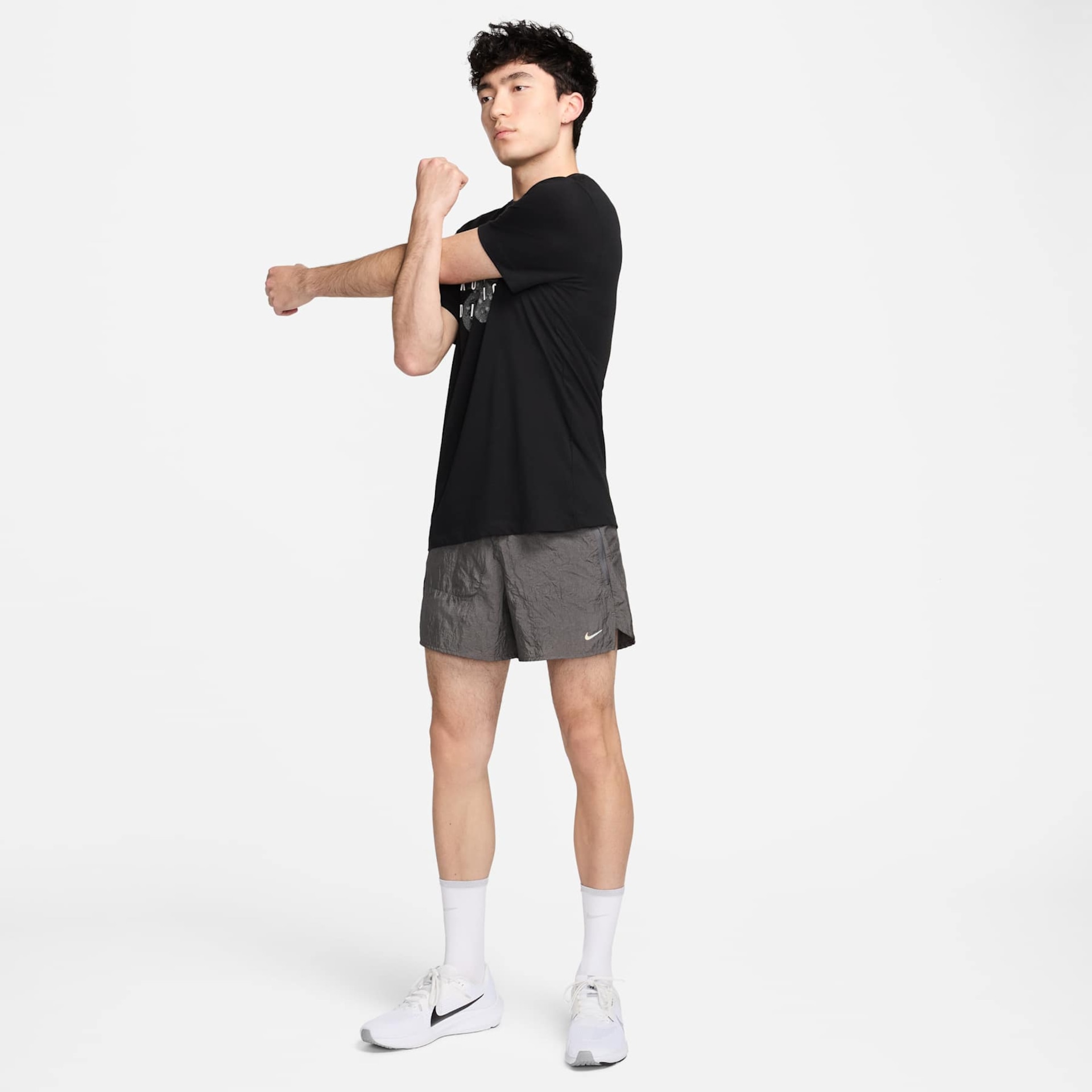 Shorts Nike Stride Running Division Masculino - Foto 9