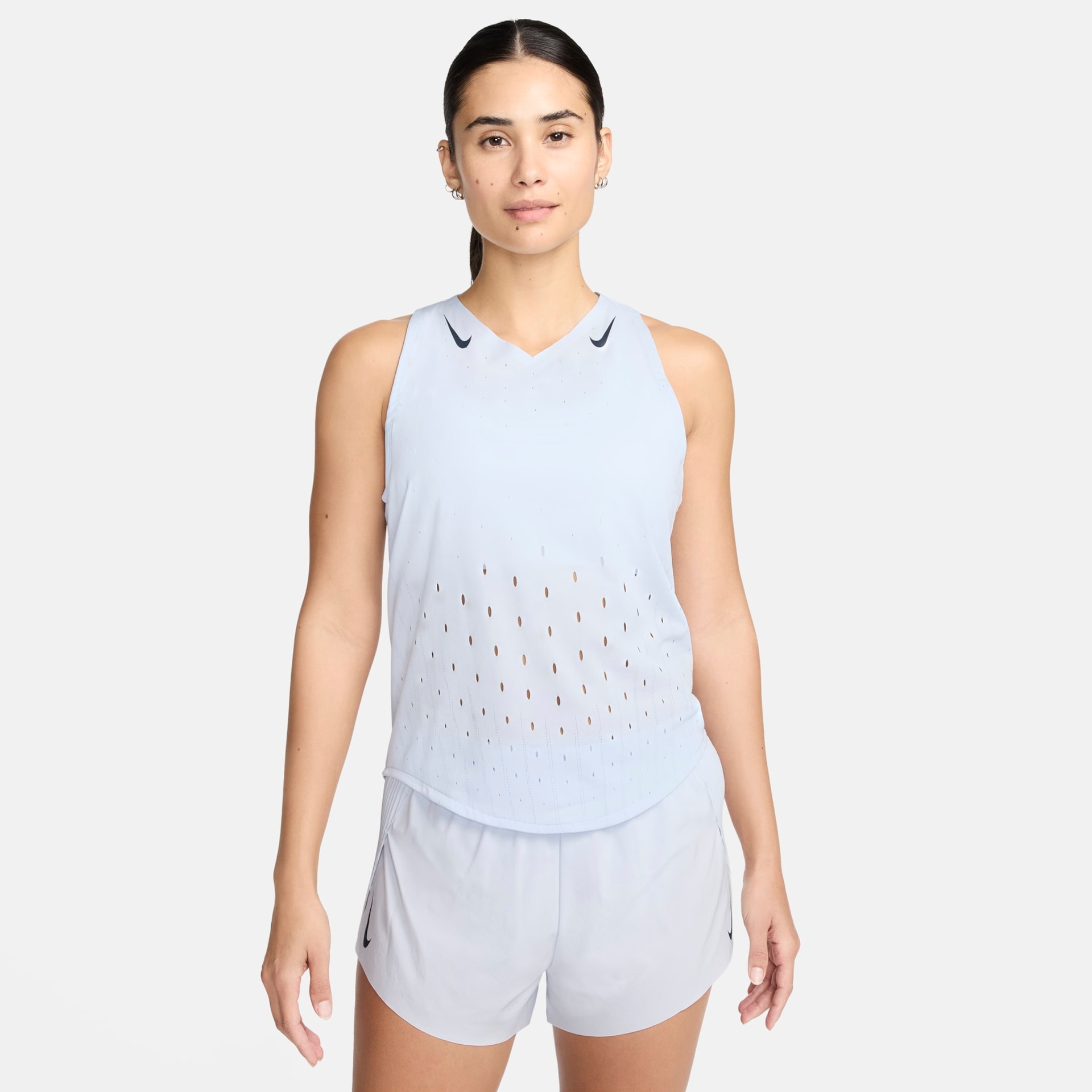 Imagem principal de Regata Nike Dri-Fit ADV AeroSwift Feminina