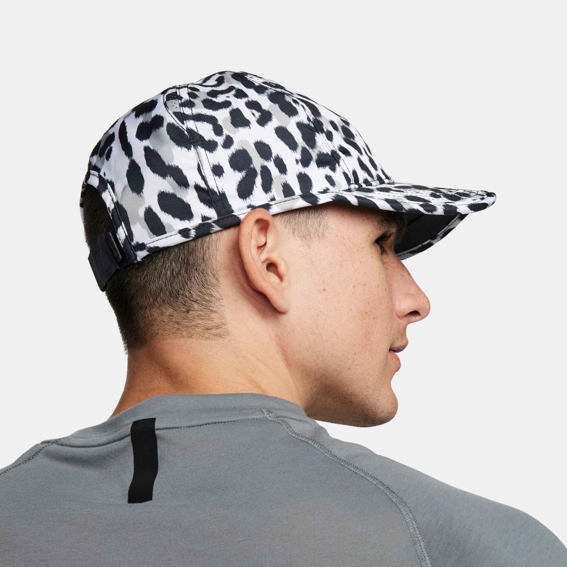 Boné Nike Dri-FIT Club Animal Unissex - Foto 4