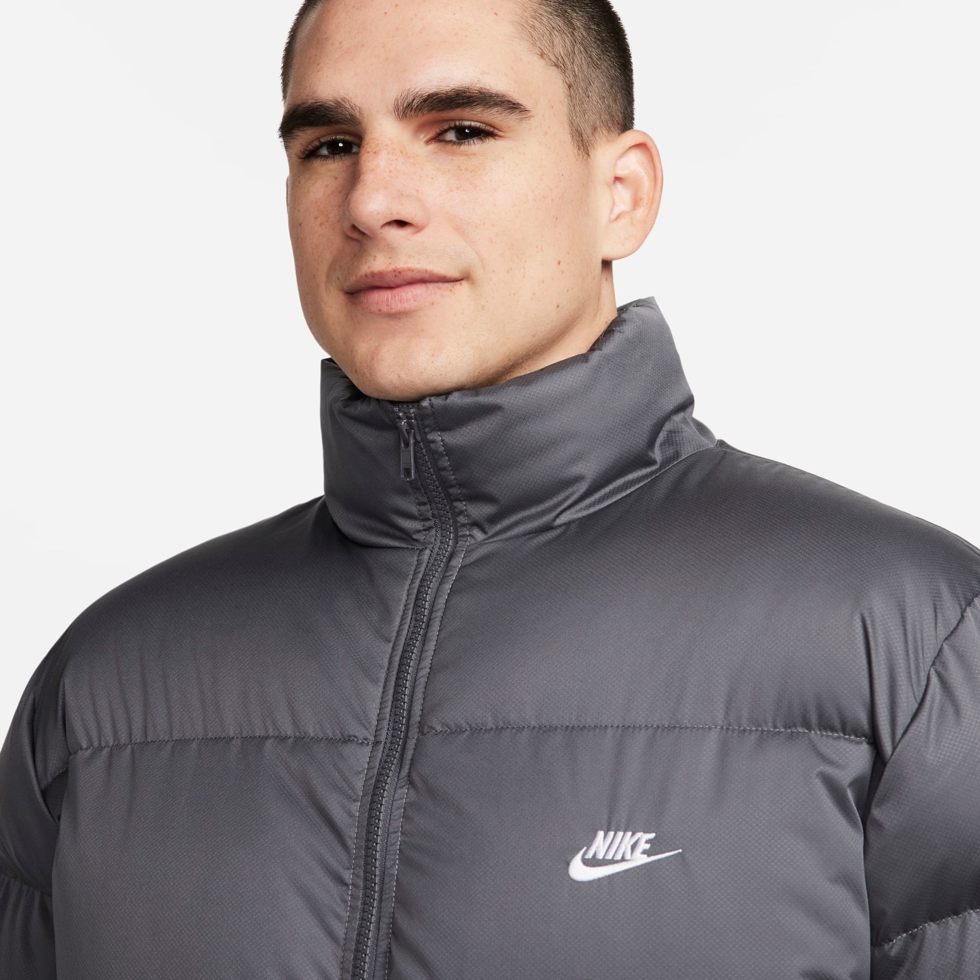 Jaqueta Nike Sportswear Club Puffer Masculina - Foto 3