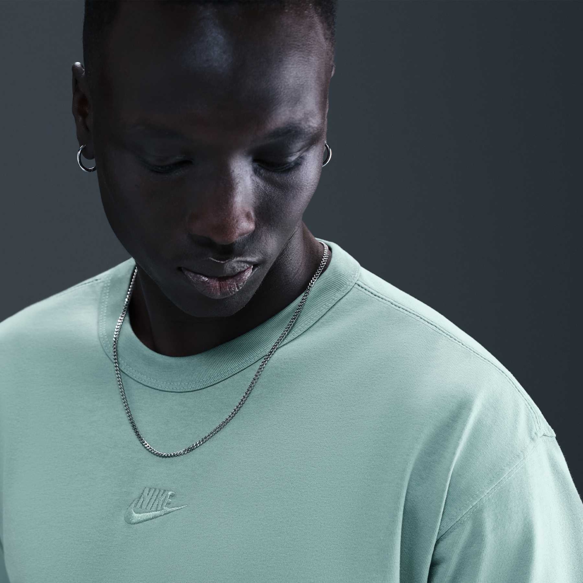 Camiseta Nike Sportswear Premium Essentials Masculina - Foto 3