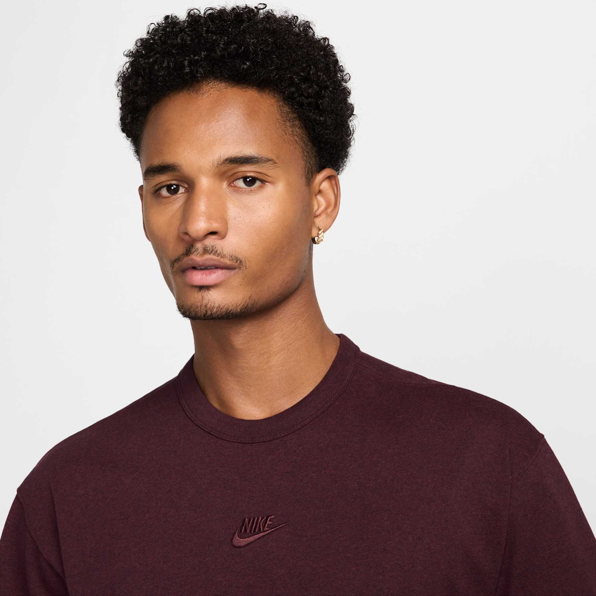 Camiseta Nike Sportswear Premium Essentials Masculina - Foto 3