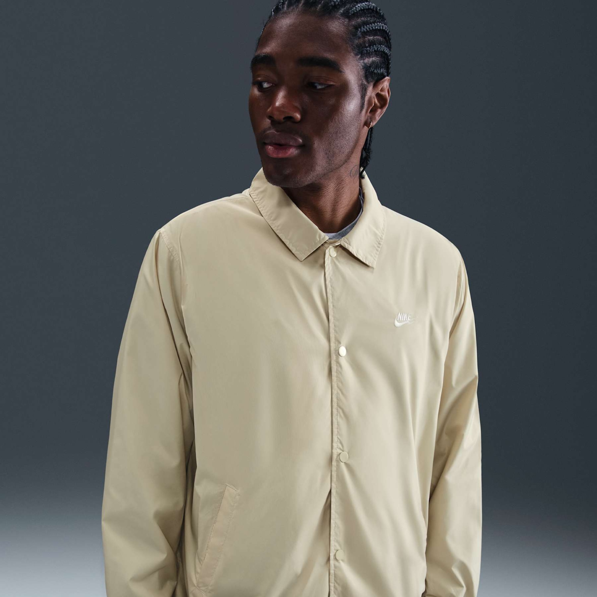 Jaqueta Nike Club Coach Masculina - Foto 1