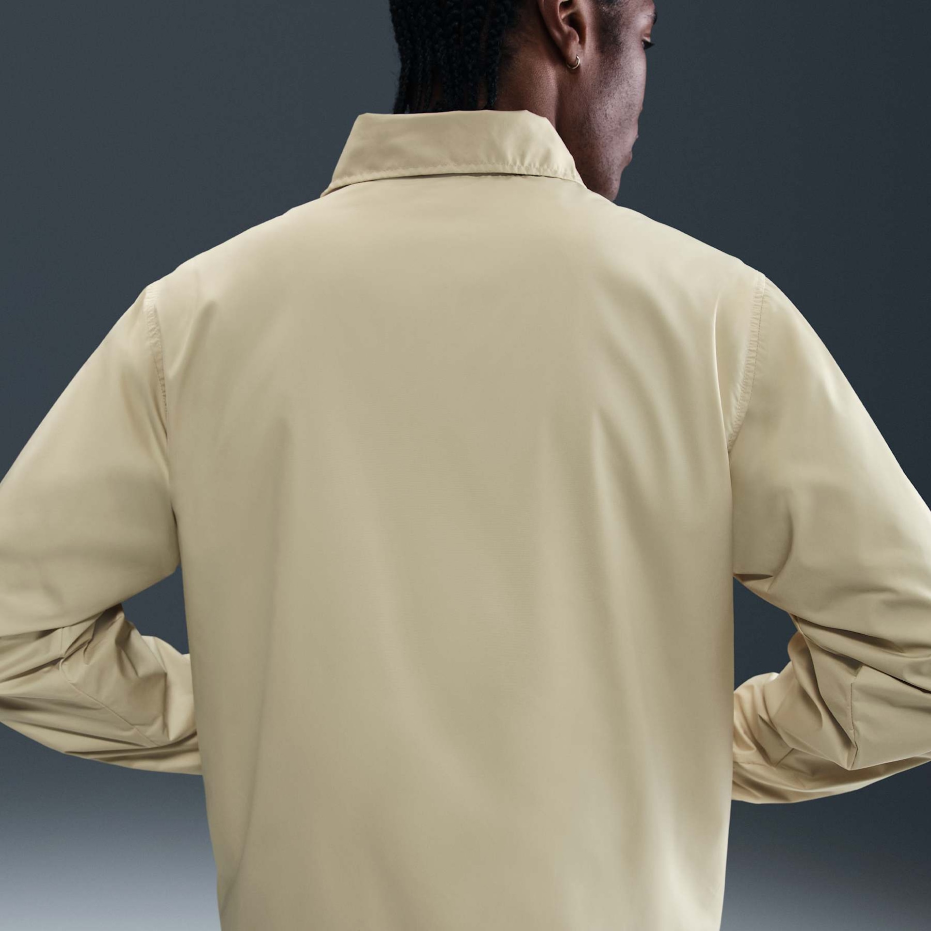 Jaqueta Nike Club Coach Masculina - Foto 2