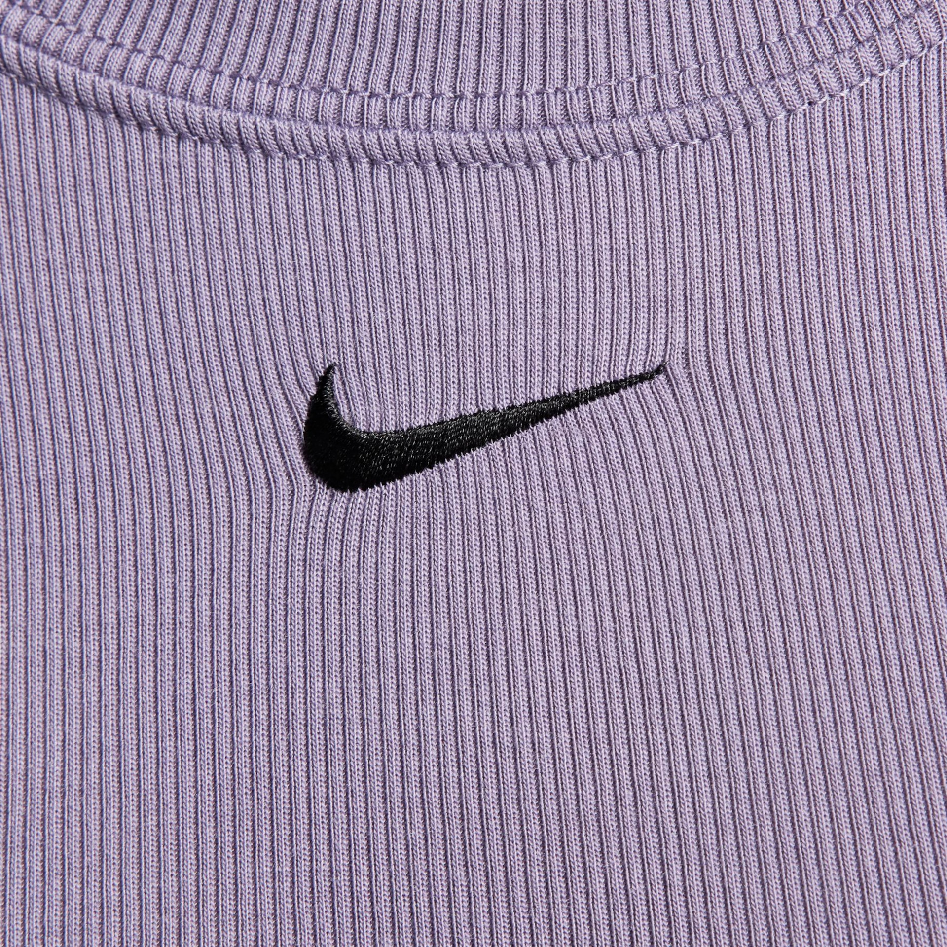 Camiseta Nike Sportswear Chill Knit Feminina - Foto 4