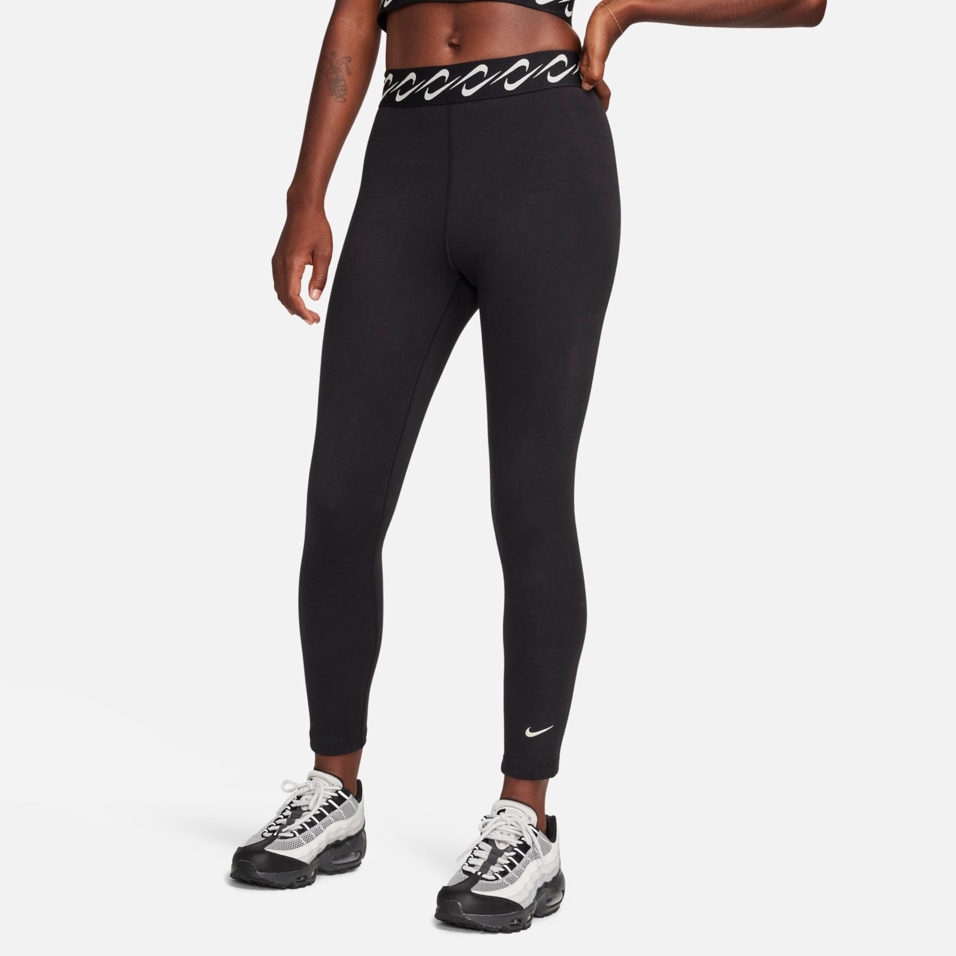 Legging Nike Sportswear Classic Swoosh Feminina - Foto 1