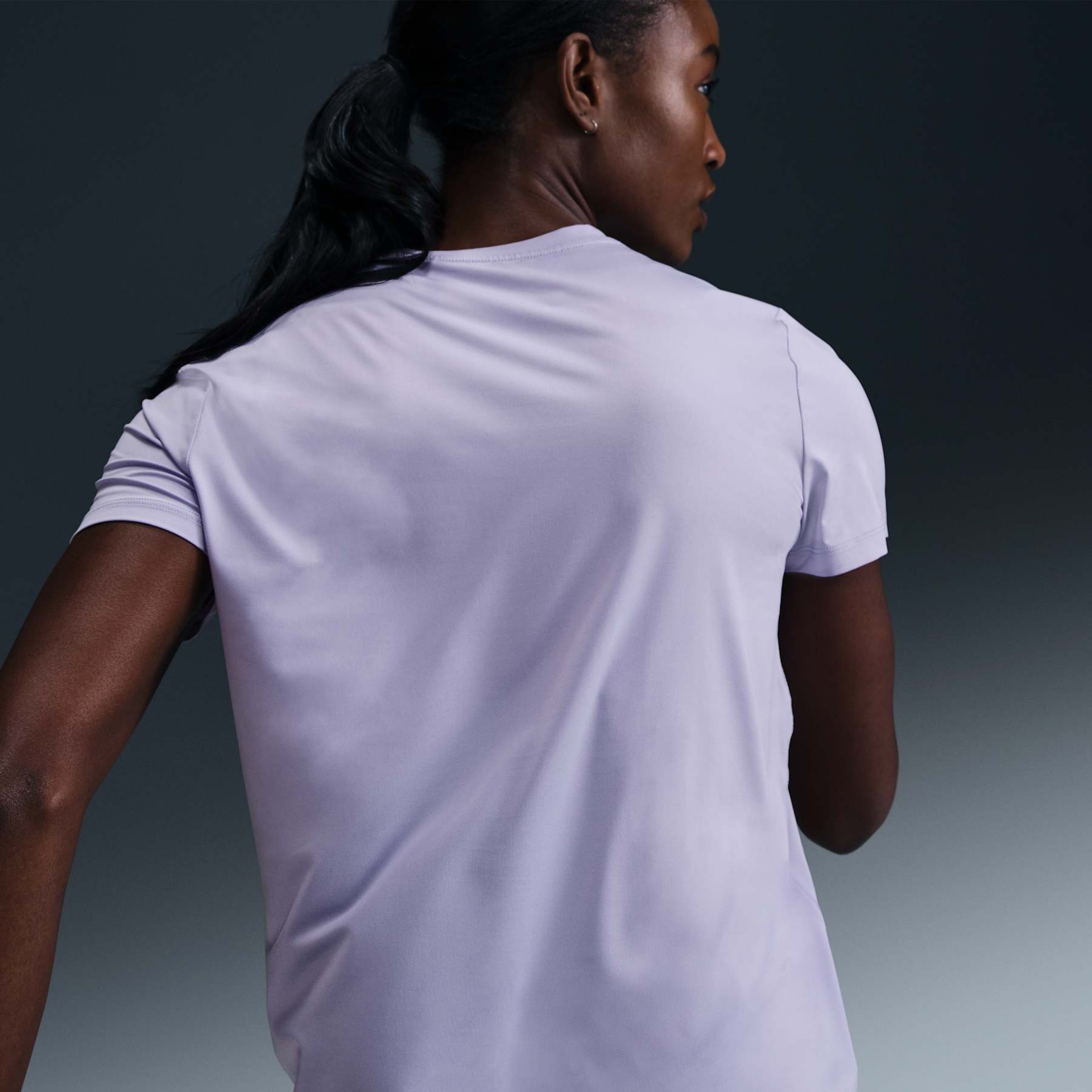 Camiseta Nike Dri-FIT One Feminina - Foto 2
