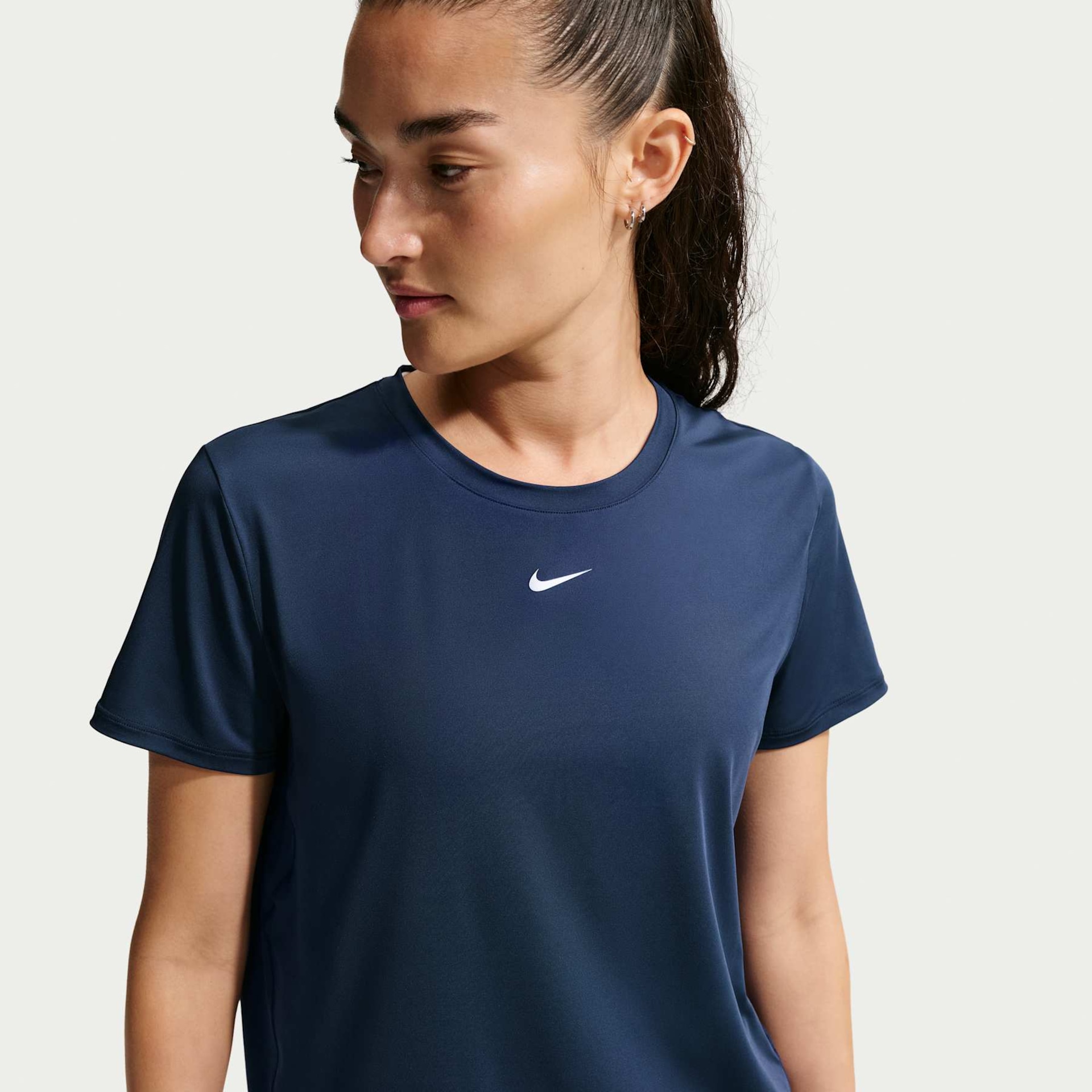 Camiseta Nike Dri-FIT One Feminina - Foto 1