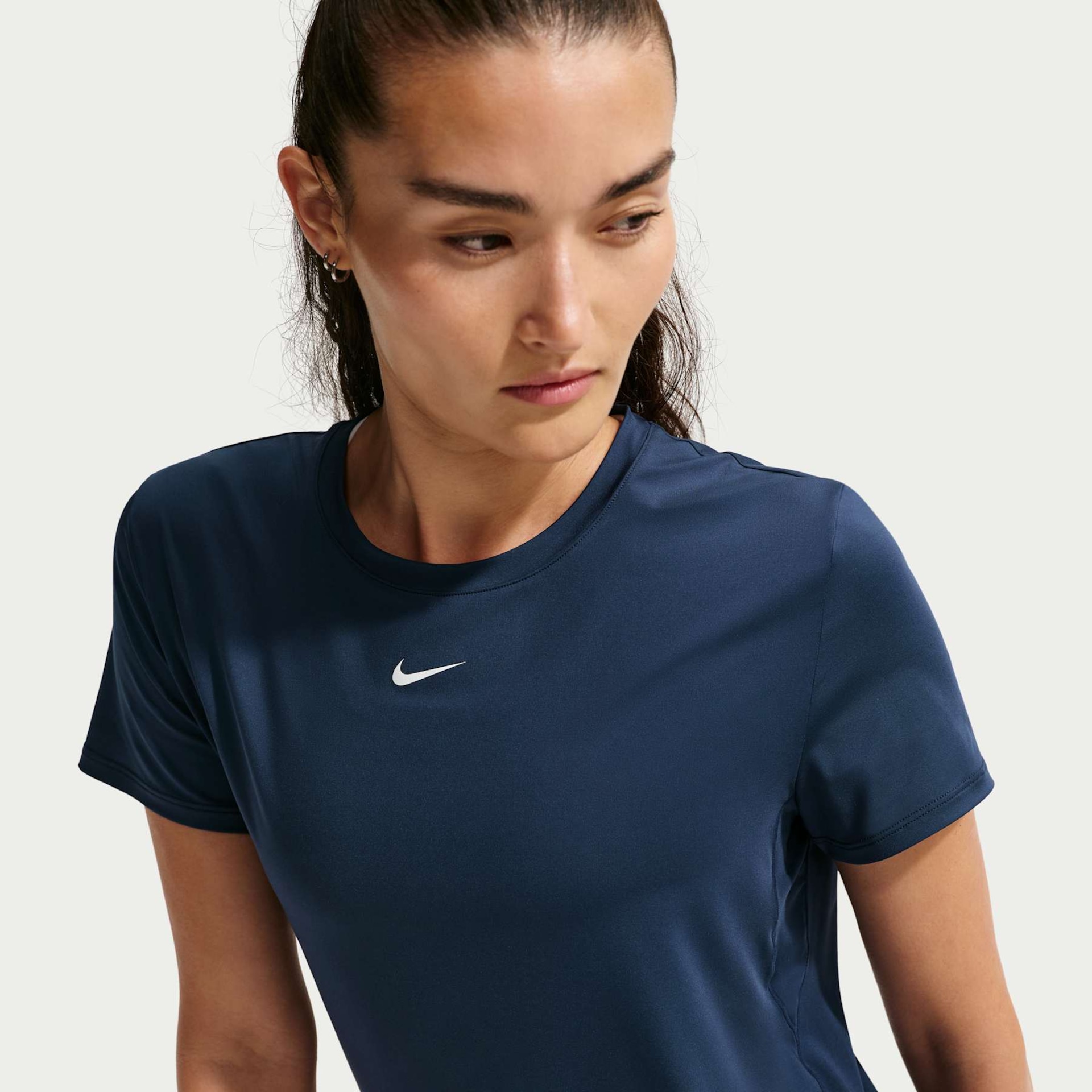 Camiseta Nike Dri-FIT One Feminina - Foto 3