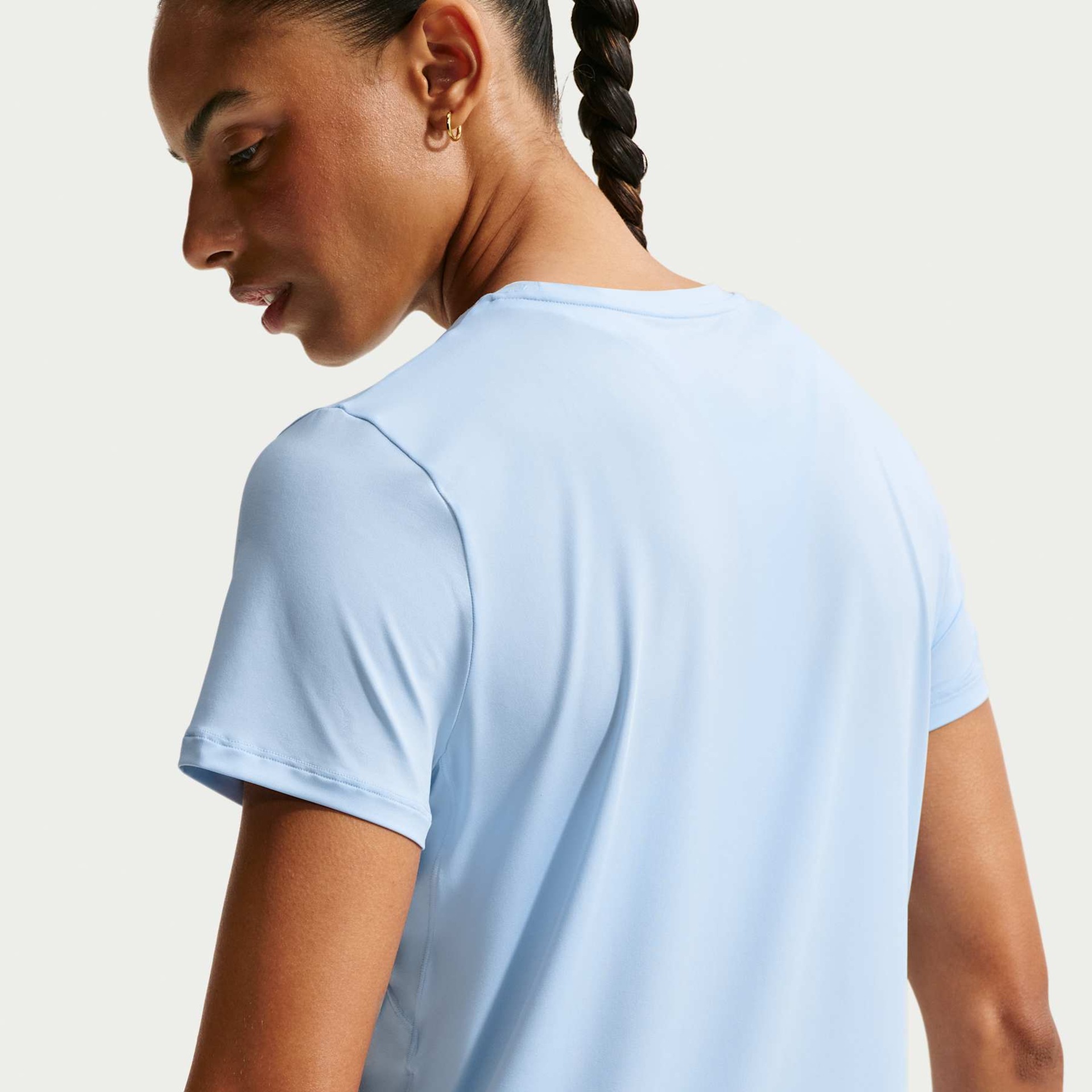 Camiseta Nike Dri-FIT One Feminina - Foto 2