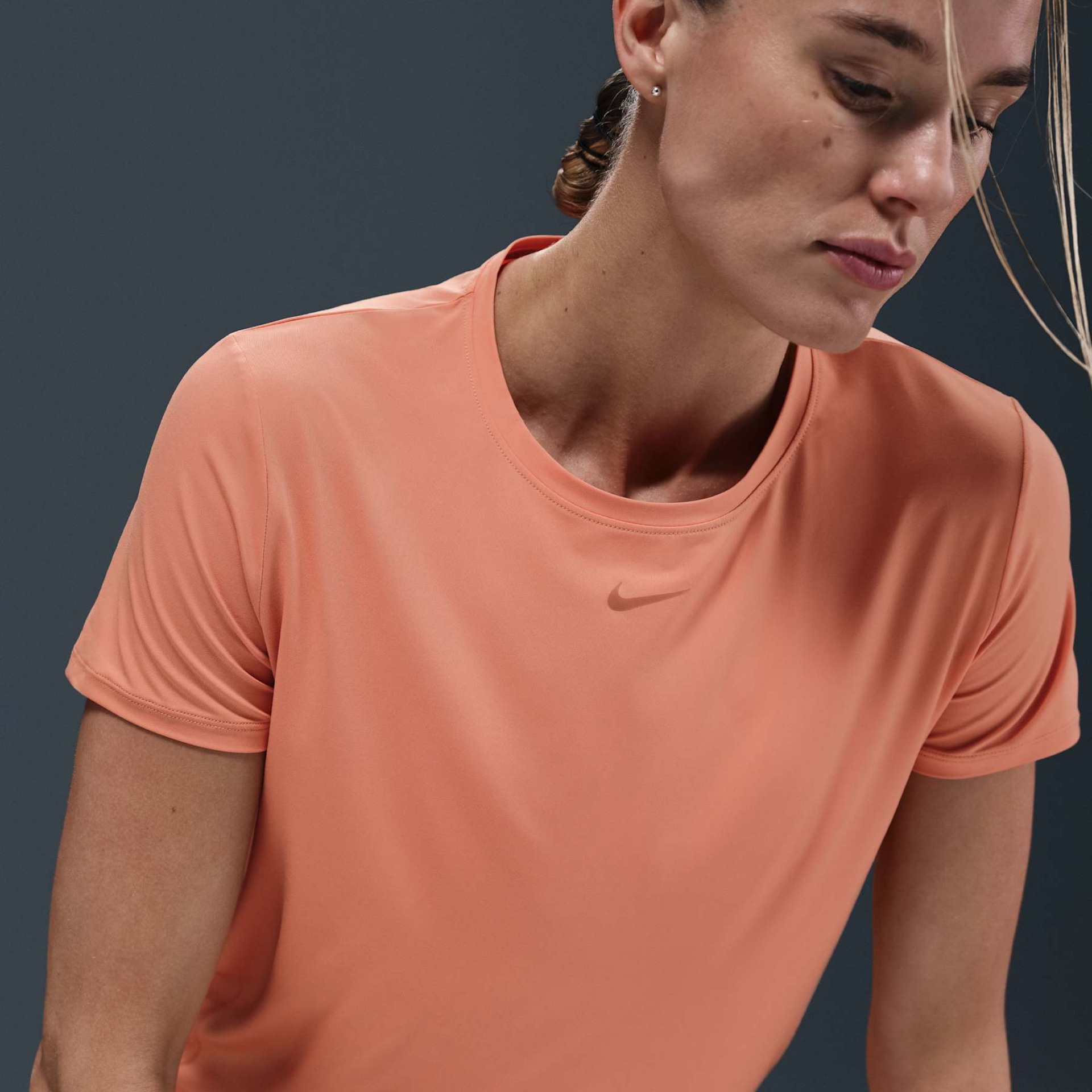 Camiseta Nike Dri-FIT One Feminina - Foto 3