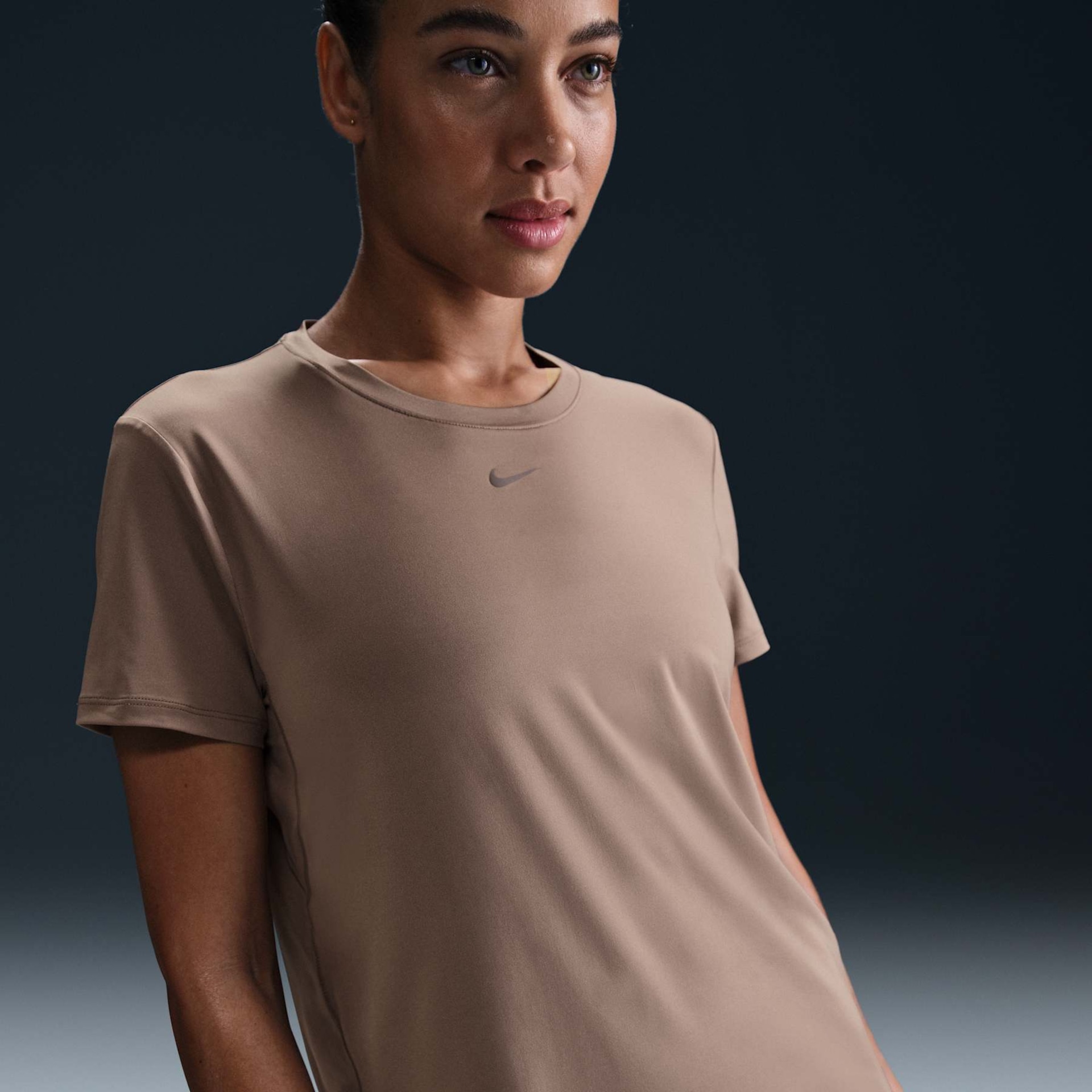 Camiseta Nike Dri-FIT One Feminina - Foto 1