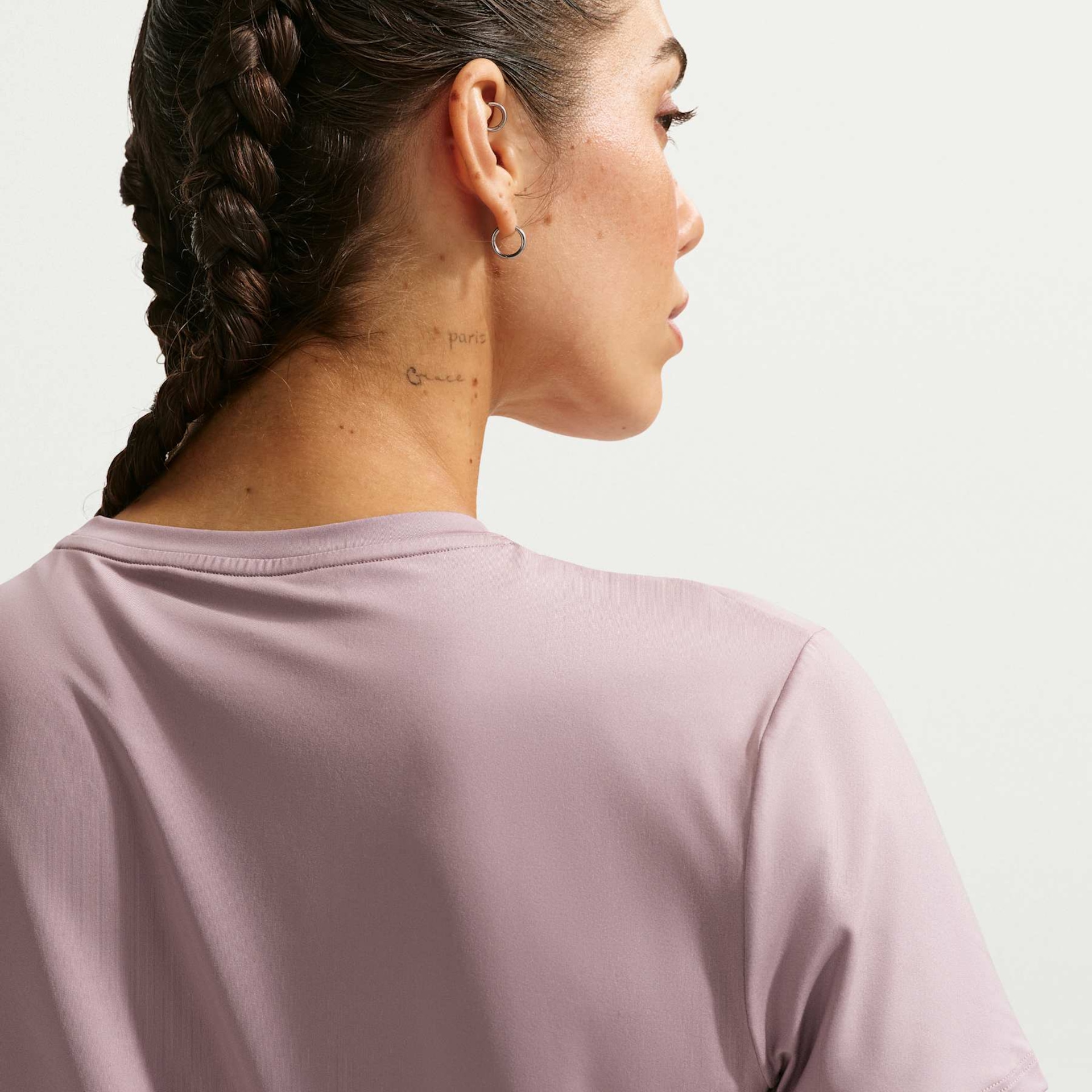 Camiseta Nike Dri-FIT One Feminina - Foto 2