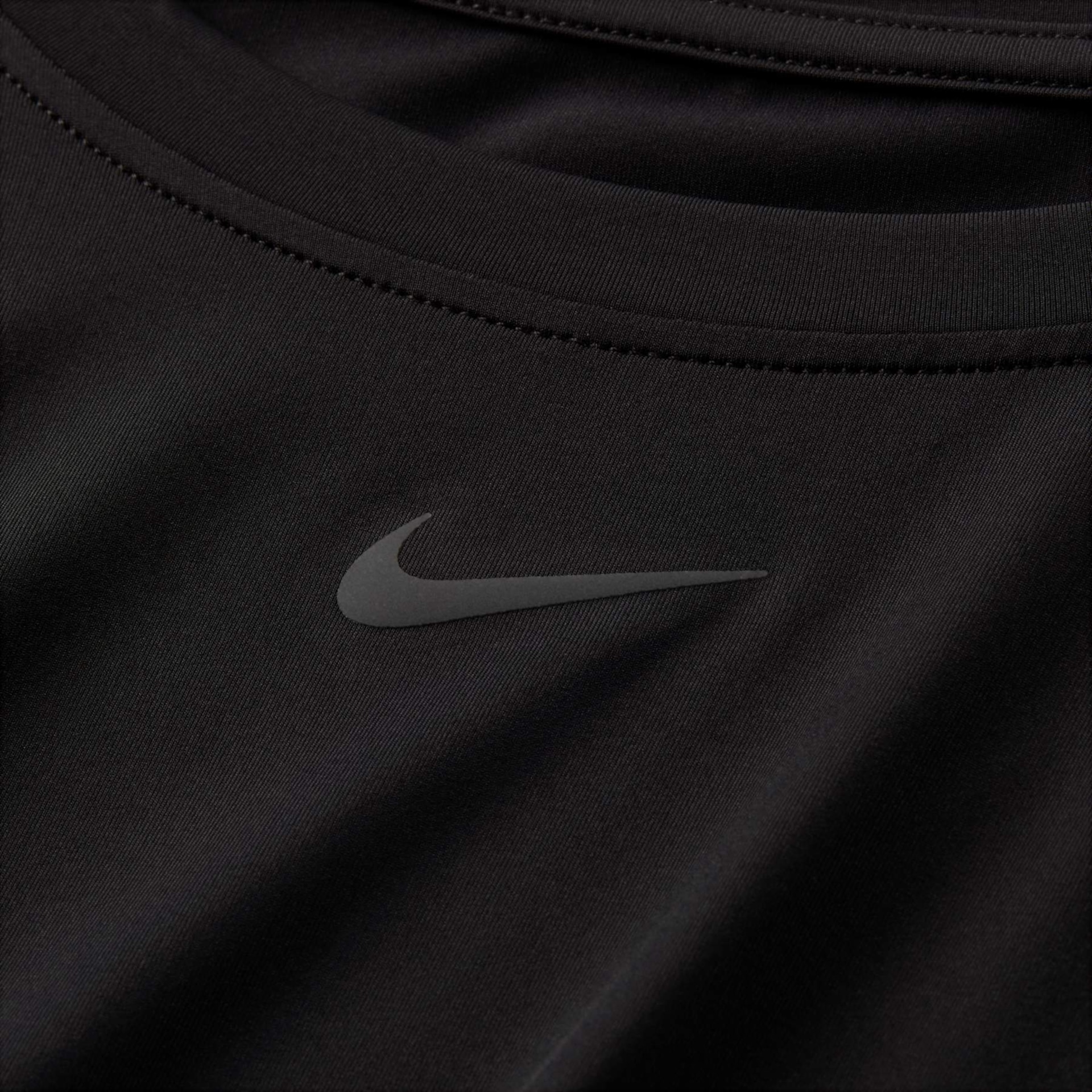 Camiseta Nike Dri-FIT One Feminina - Foto 6