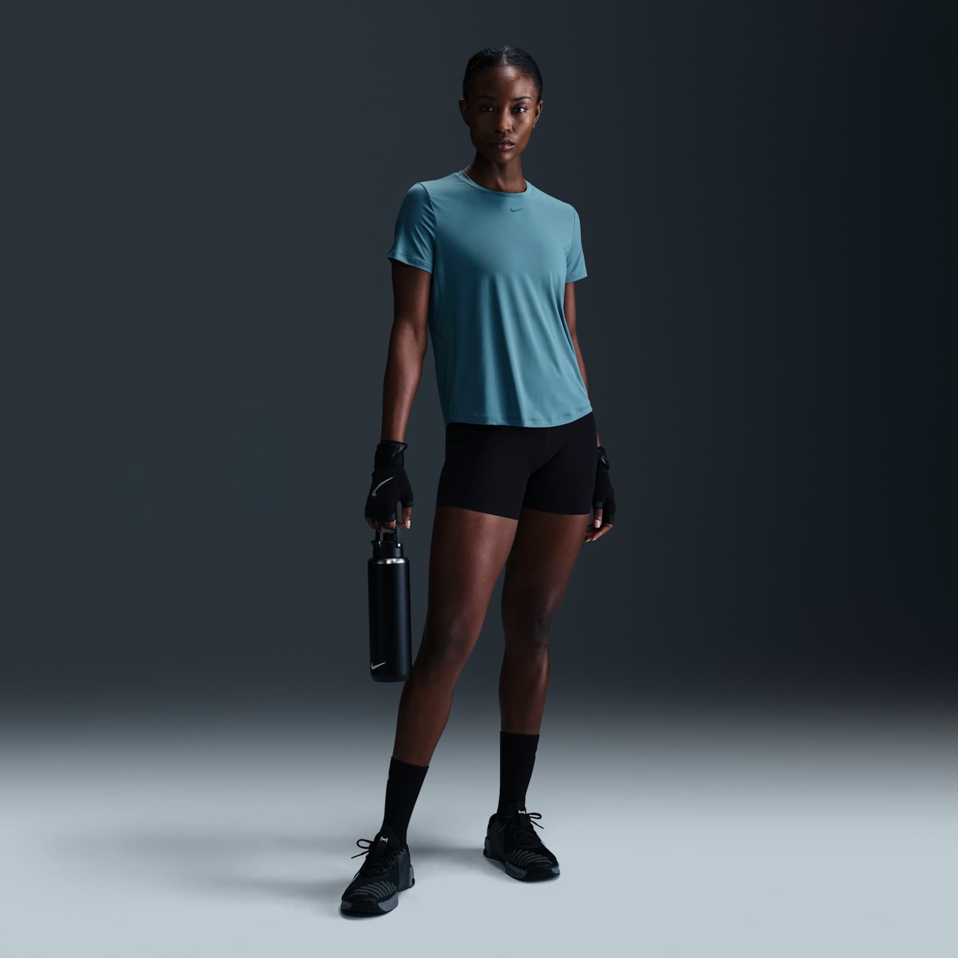 Camiseta Nike Dri-FIT One Feminina - Foto 4