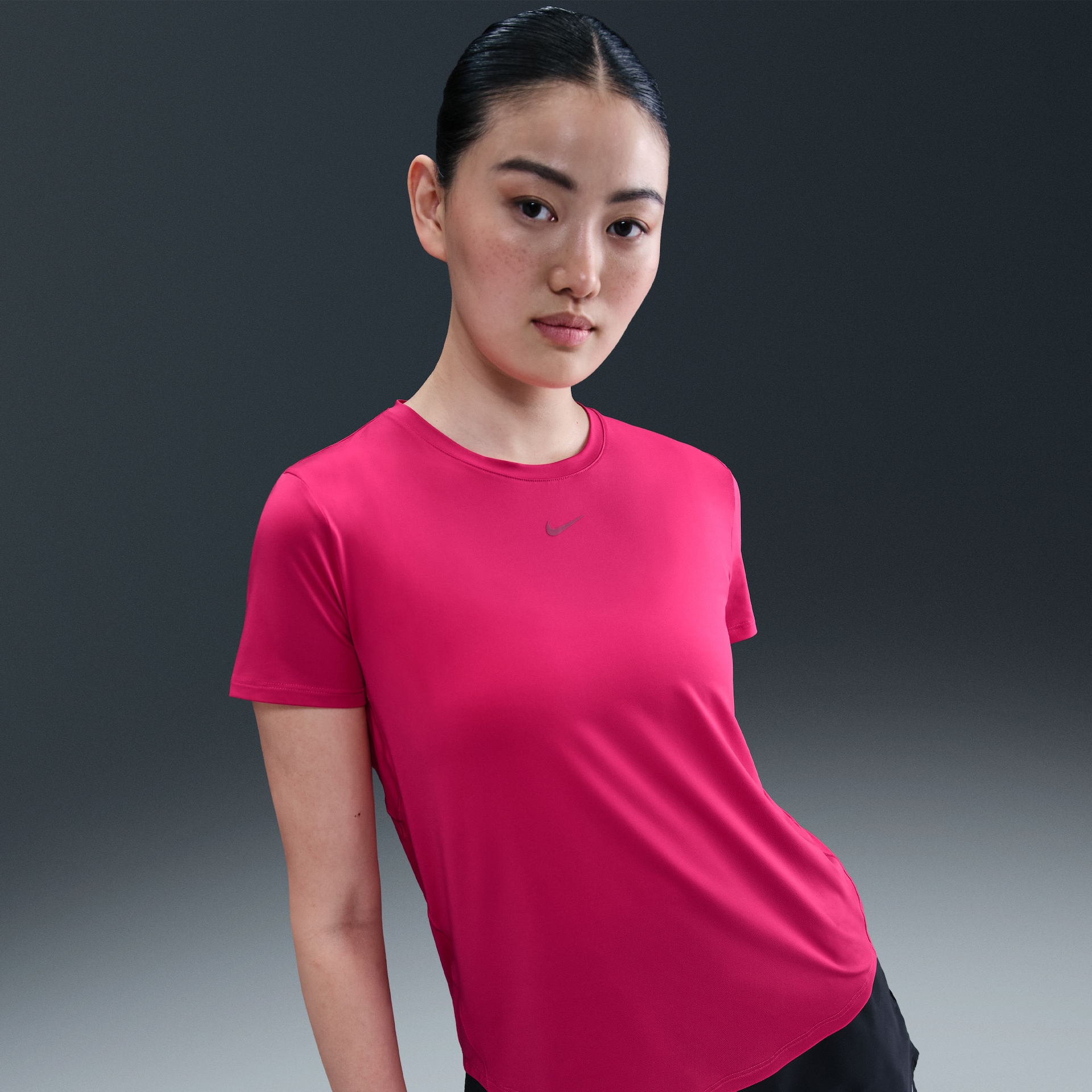 Camiseta Nike Dri-FIT One Feminina - Foto 1