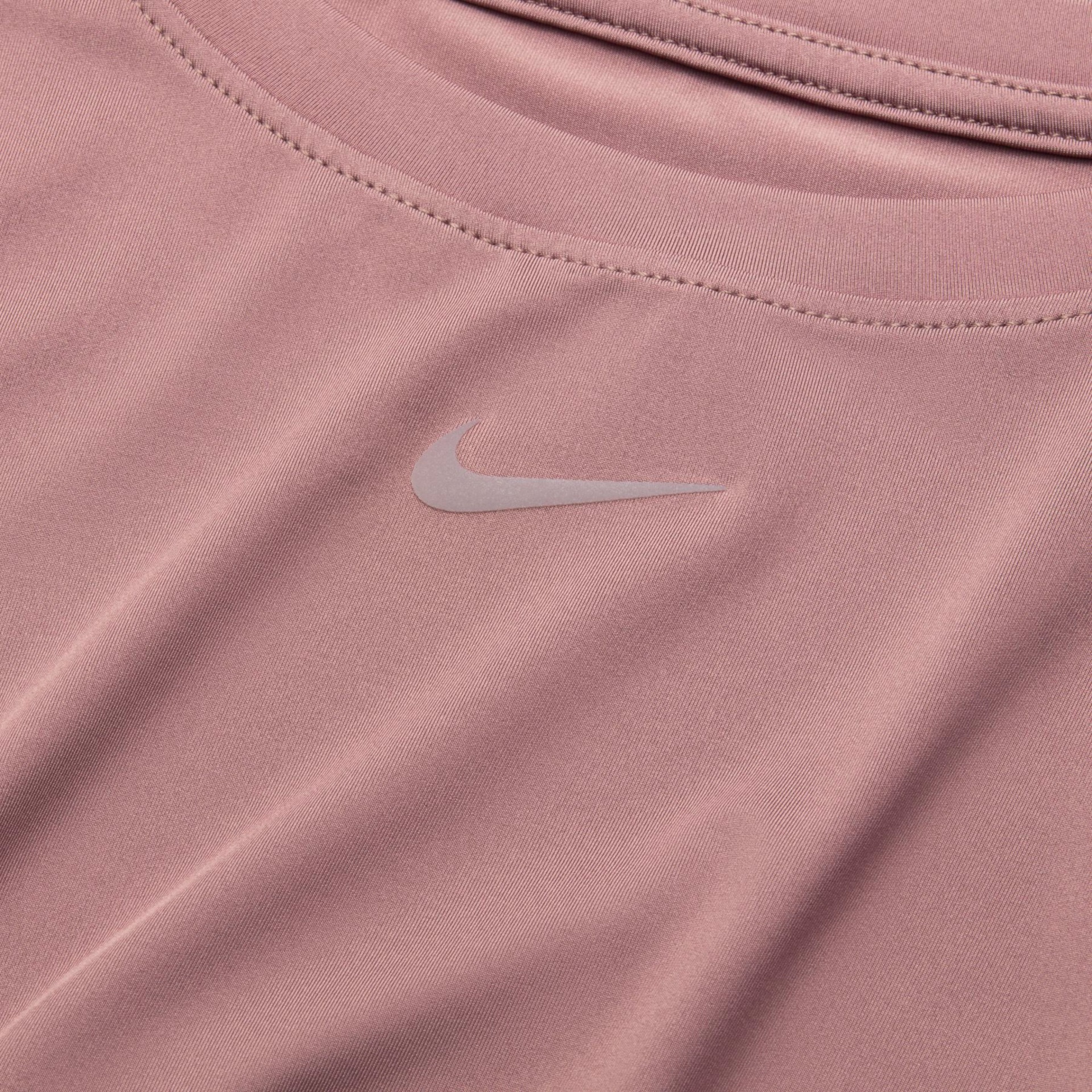 Camiseta Nike Dri-FIT One Feminina - Foto 6