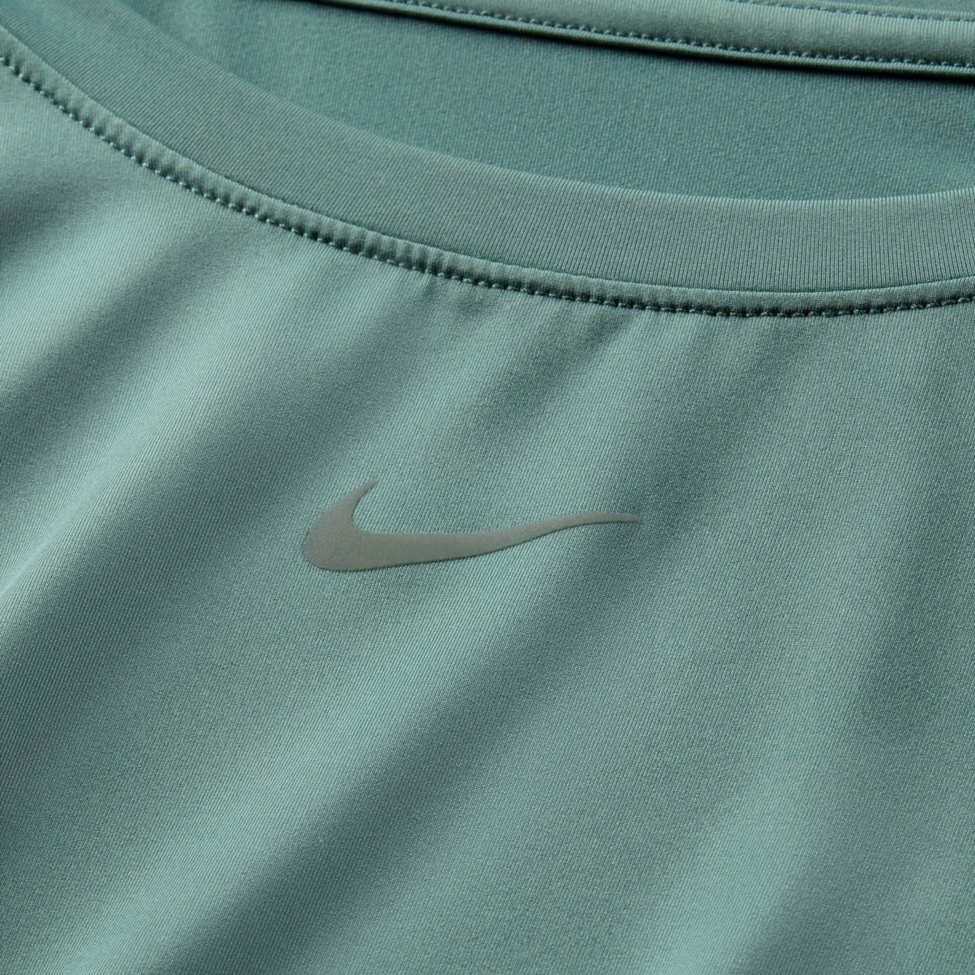 Camiseta Nike Dri-FIT One Feminina - Foto 6