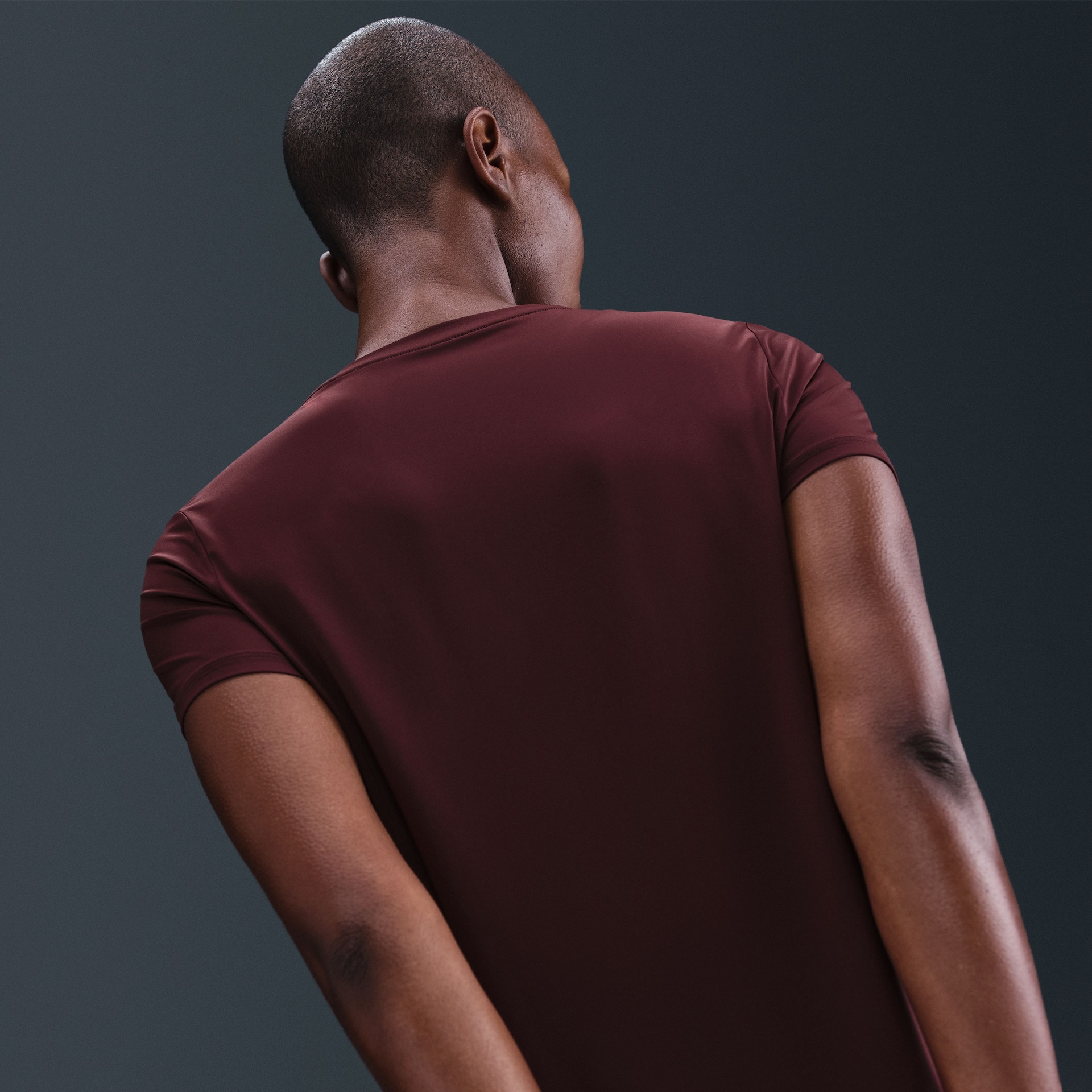 Camiseta Nike Dri-FIT One Feminina - Foto 4