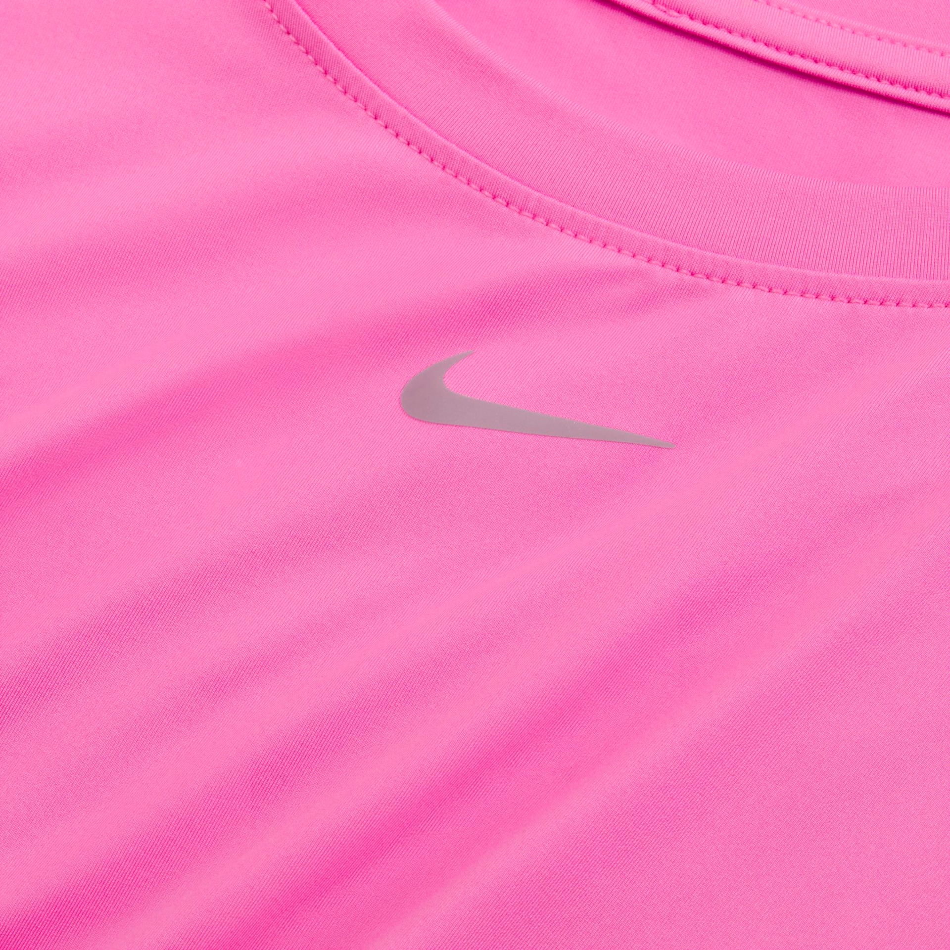 Camiseta Nike Dri-FIT One Feminina - Foto 6